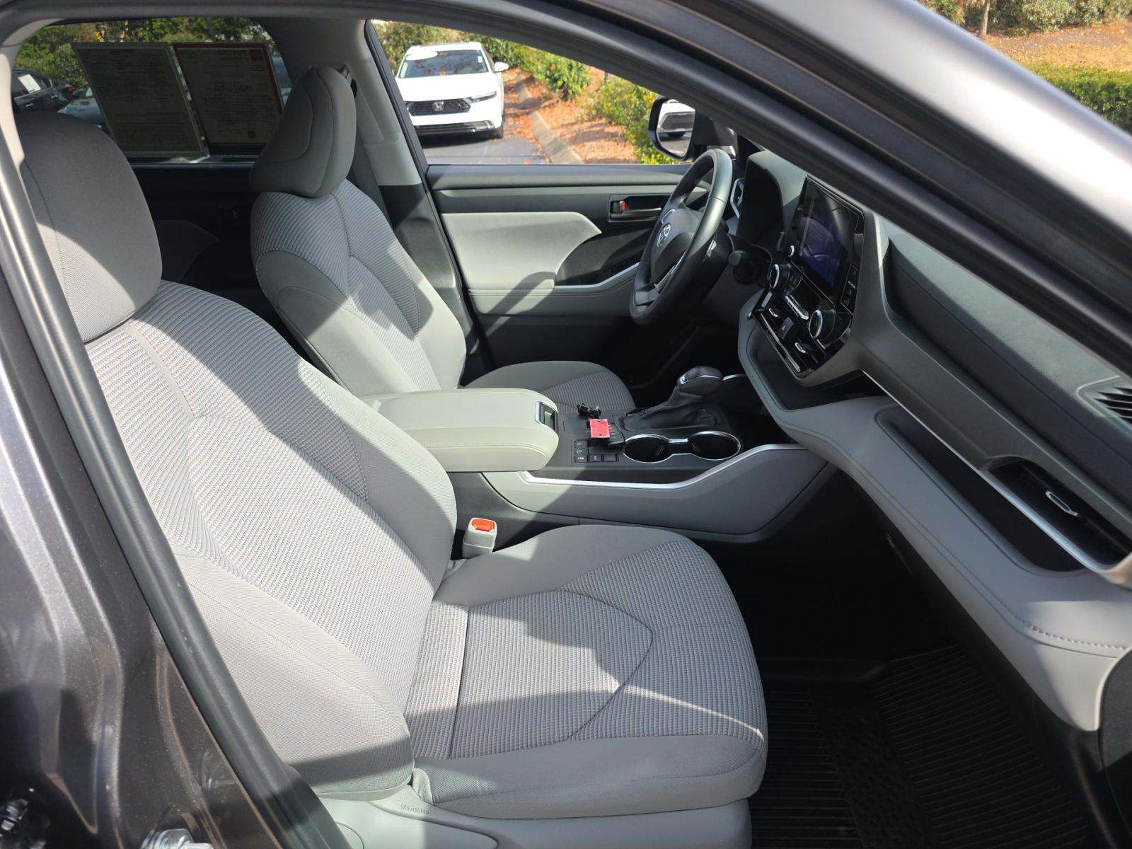 2024 Toyota Highlander LE FWD