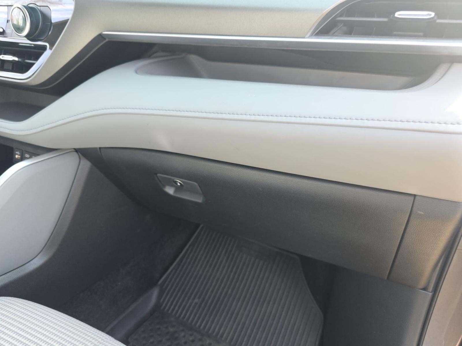 2024 Toyota Highlander LE FWD