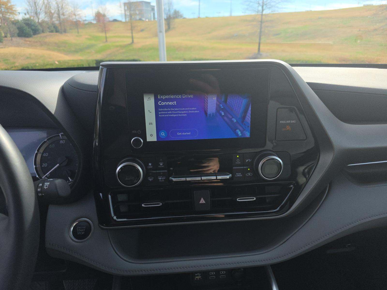 2024 Toyota Highlander LE FWD