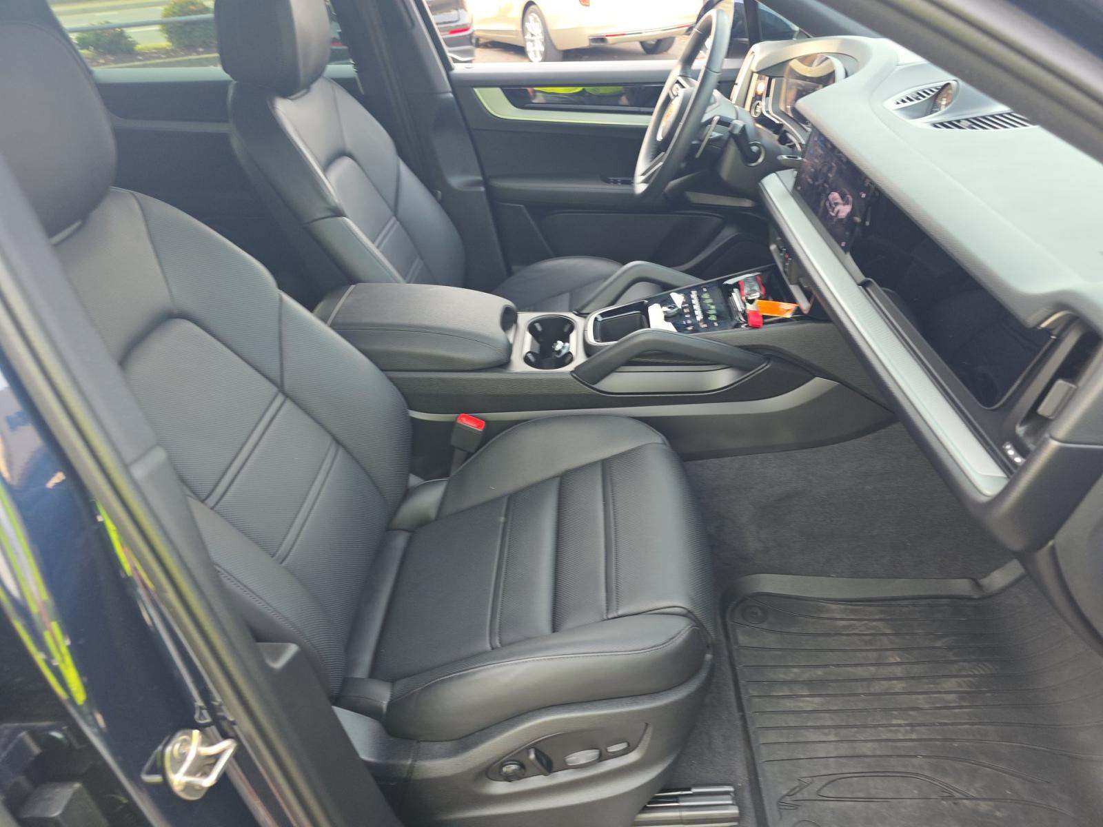 2024 Porsche Cayenne Base AWD