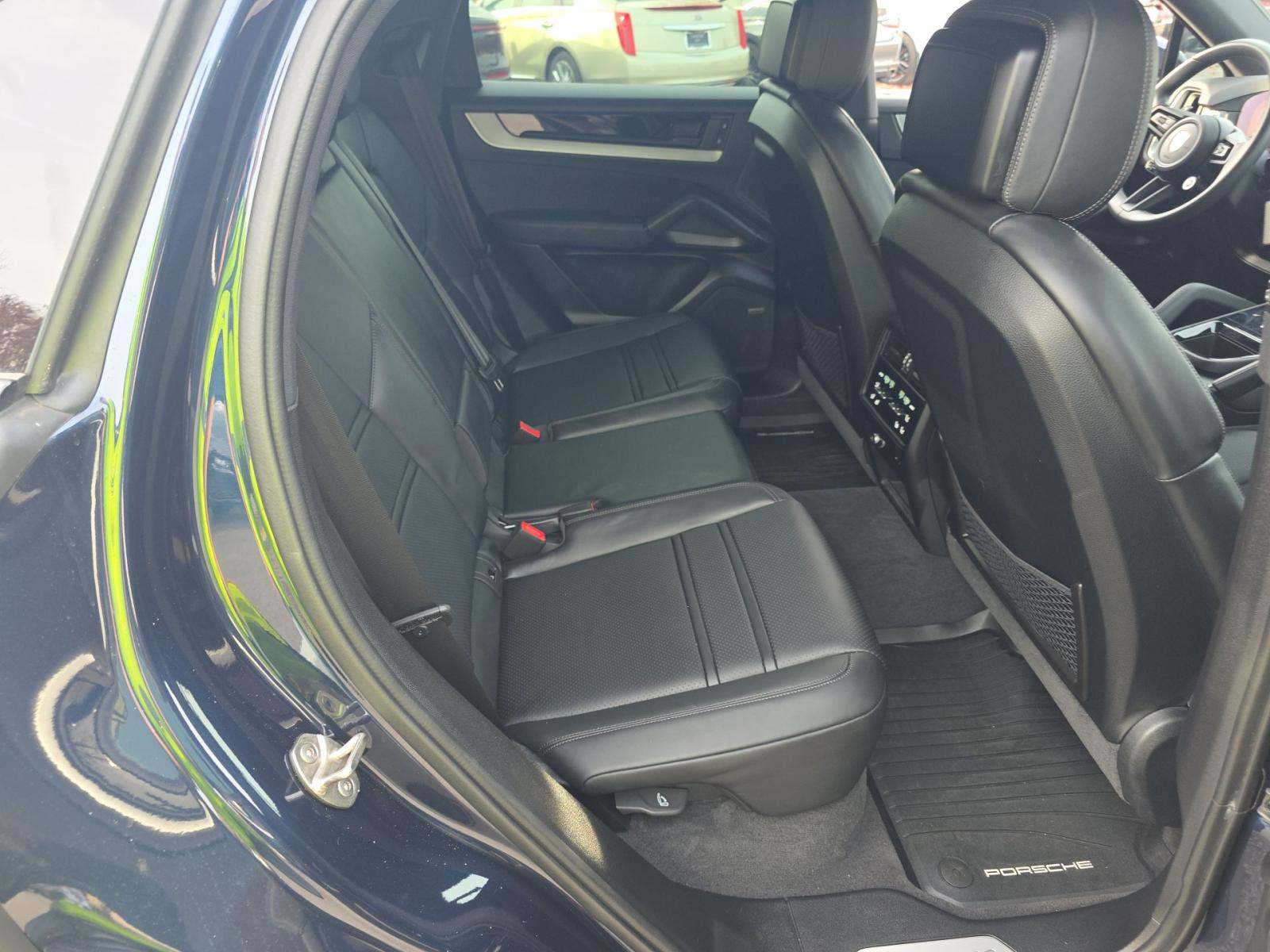 2024 Porsche Cayenne Base AWD