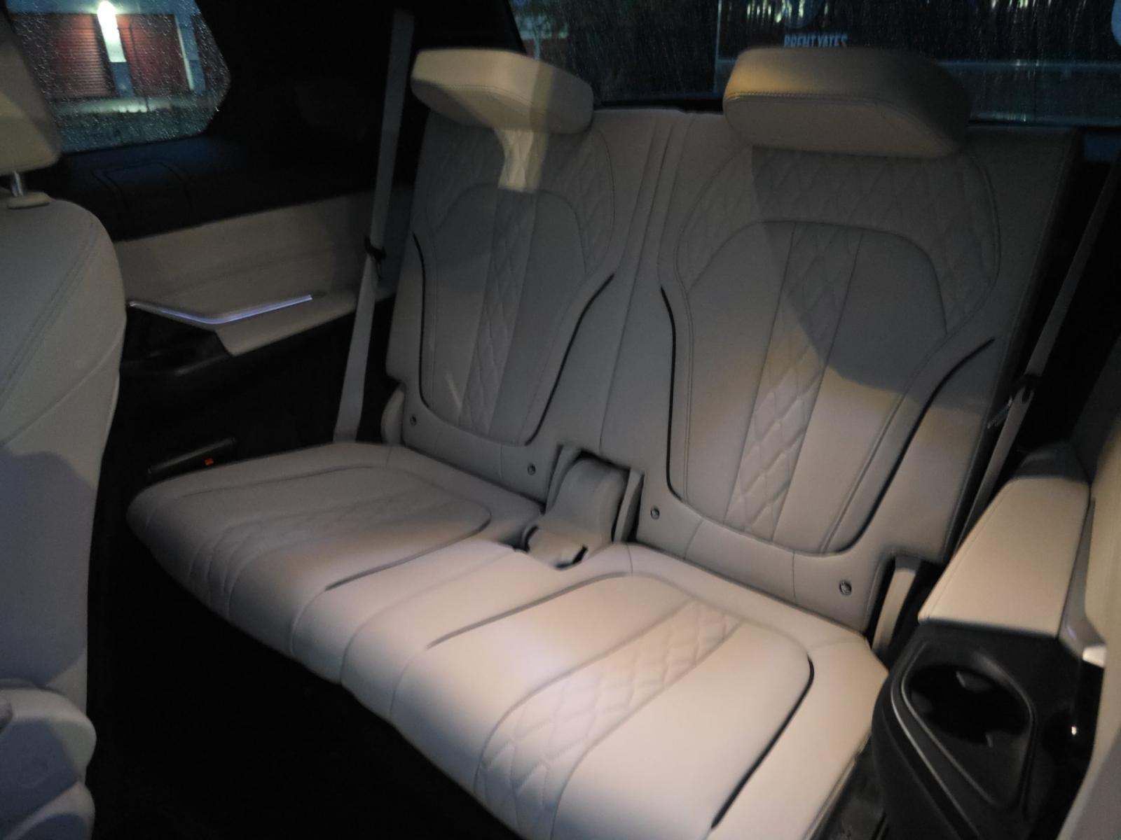 2023 BMW X7 xDrive40i AWD