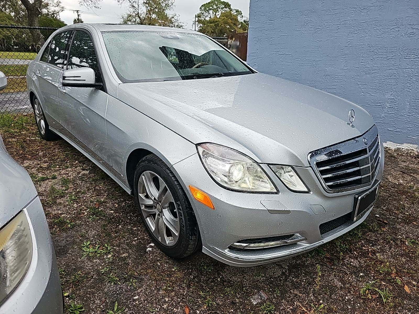 Mercedes-Benz E 550 4MATIC Sedan снимка Mercedes-Benz E 550 4MATIC Sedan