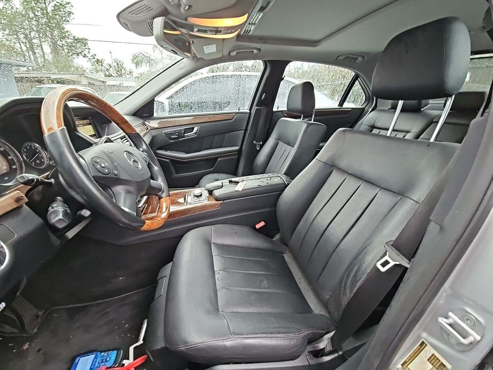 Mercedes-Benz E 550 4MATIC Sedan снимка Mercedes-Benz E 550 4MATIC Sedan