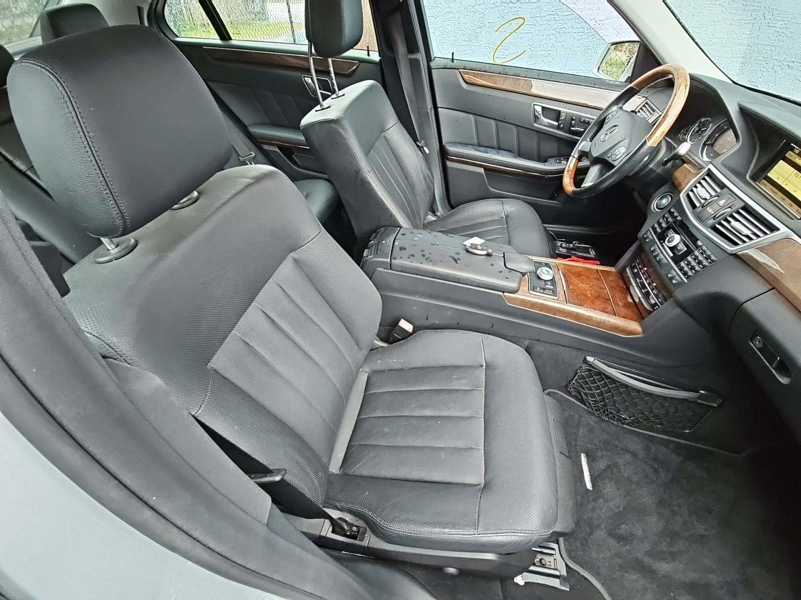 Mercedes-Benz E 550 4MATIC Sedan снимка Mercedes-Benz E 550 4MATIC Sedan