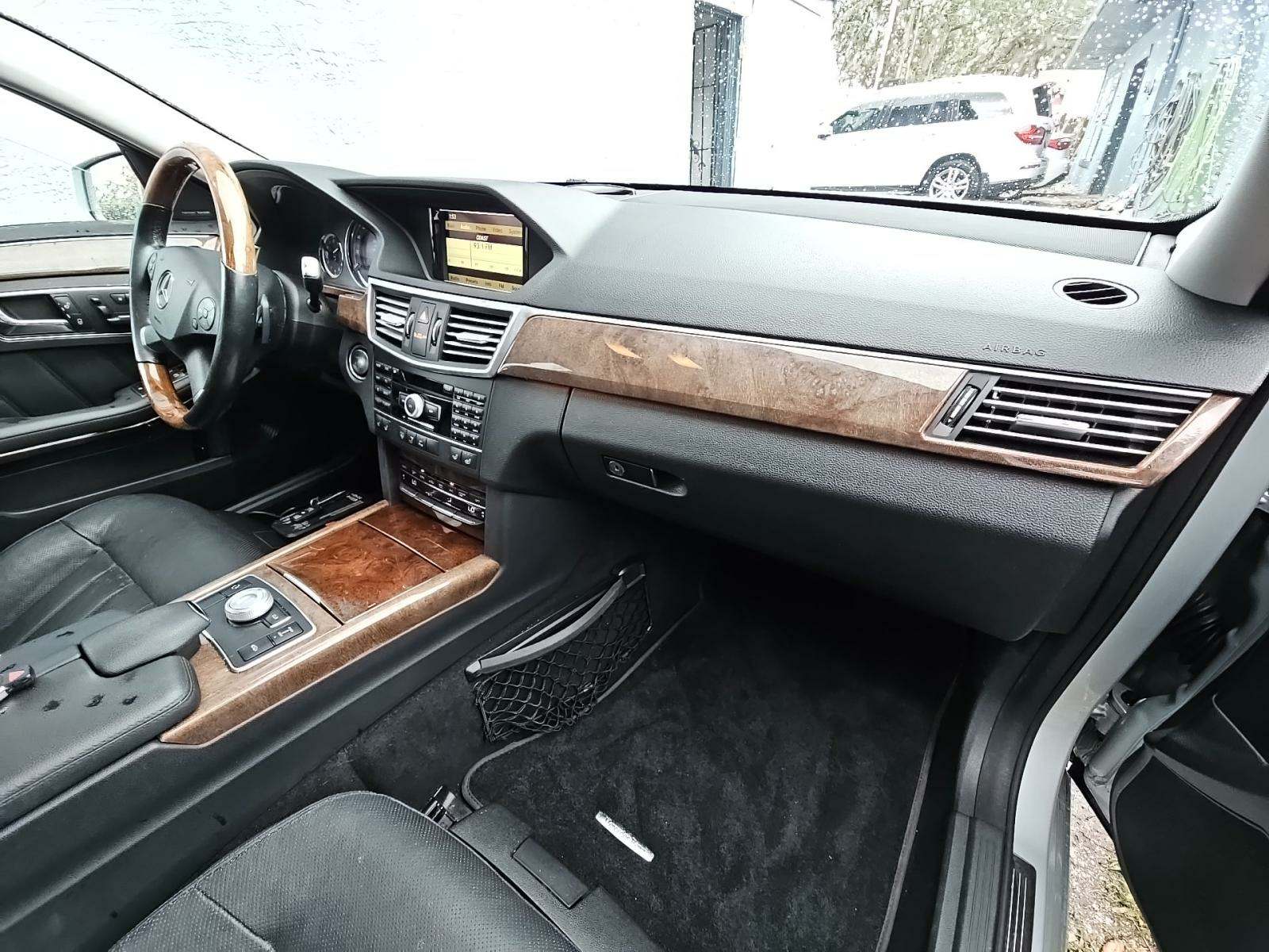Mercedes-Benz E 550 4MATIC Sedan снимка Mercedes-Benz E 550 4MATIC Sedan