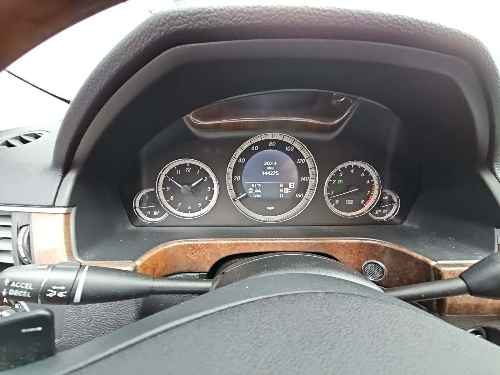 Mercedes-Benz E 550 4MATIC Sedan снимка Mercedes-Benz E 550 4MATIC Sedan
