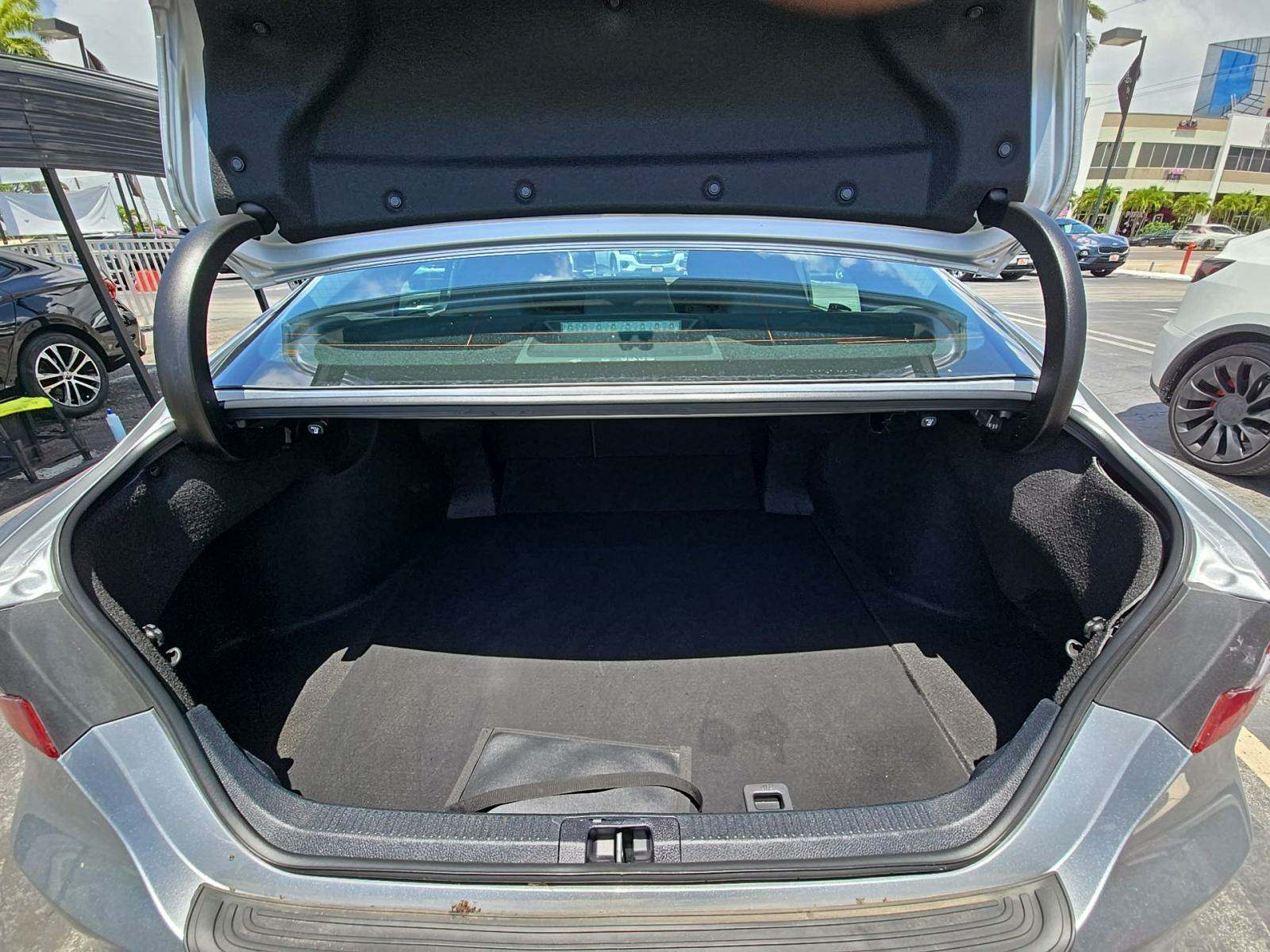 2022 Toyota Camry LE FWD