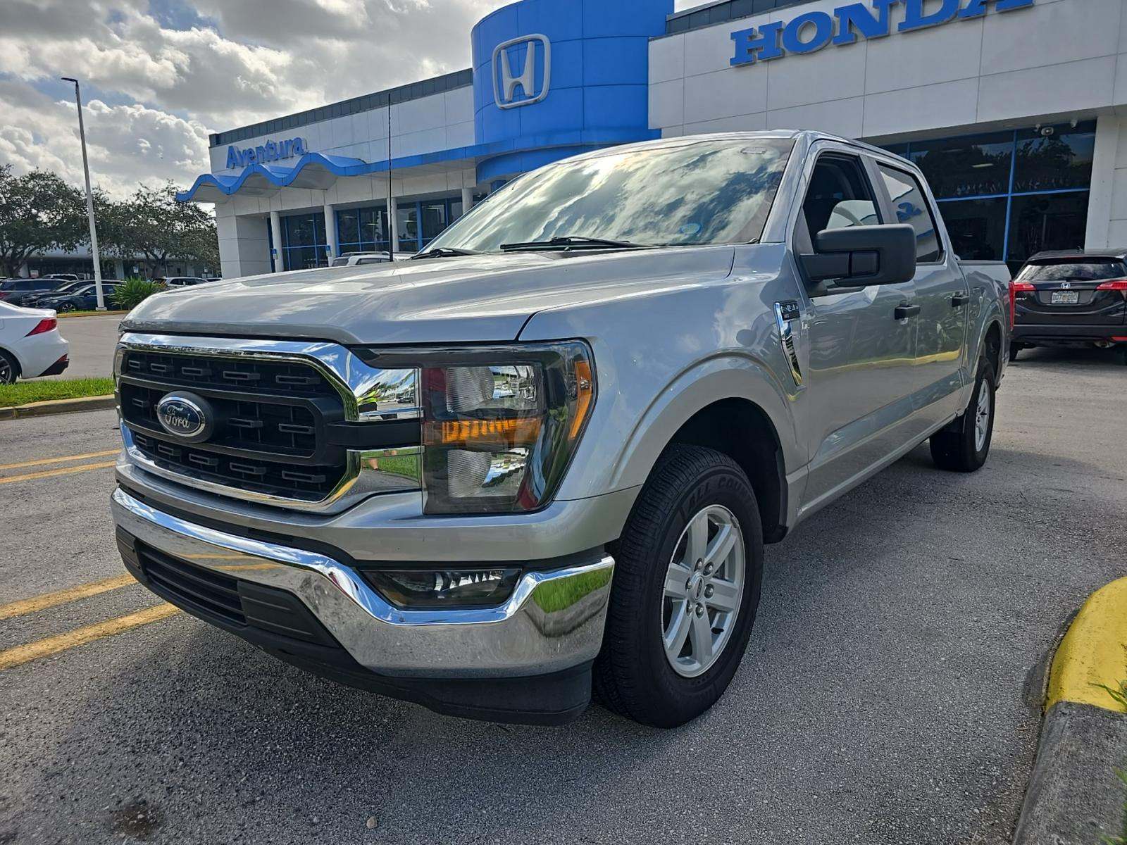 2023 Ford F-150 XLT RWD