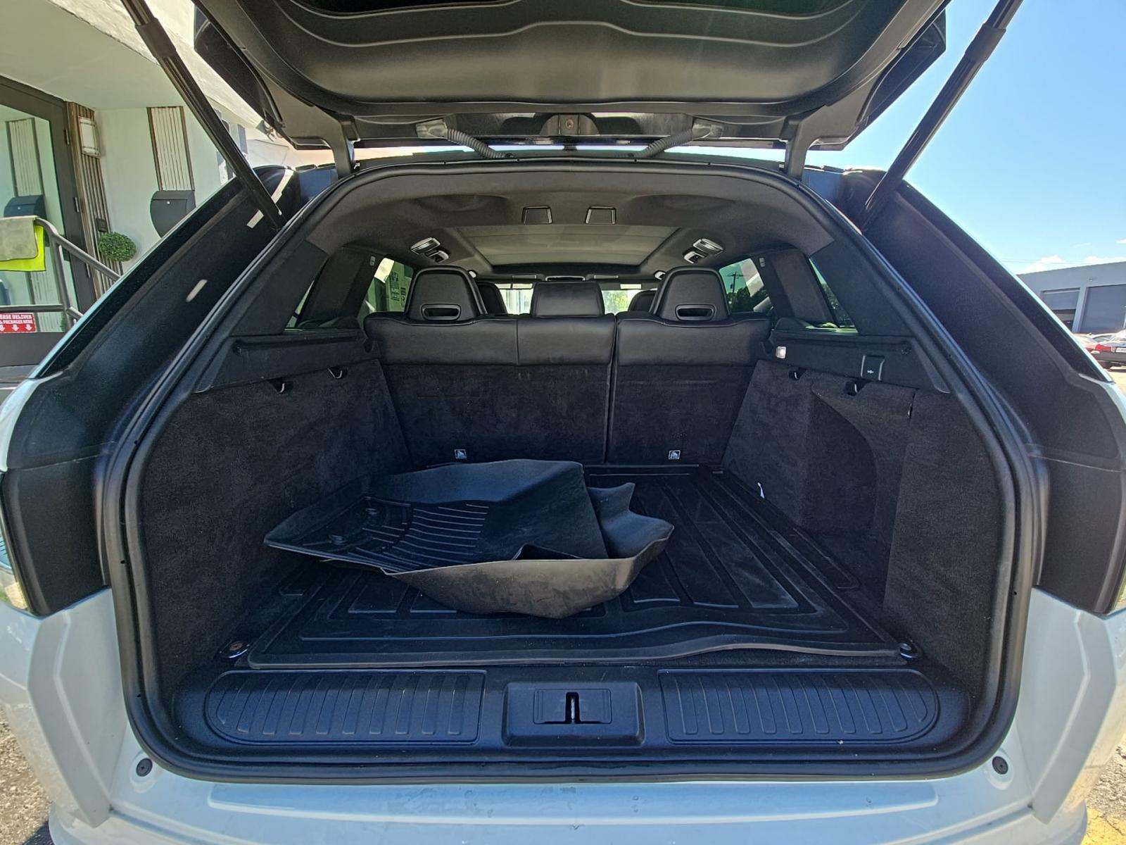 2017 Land Rover Range Rover Sport SVR AWD