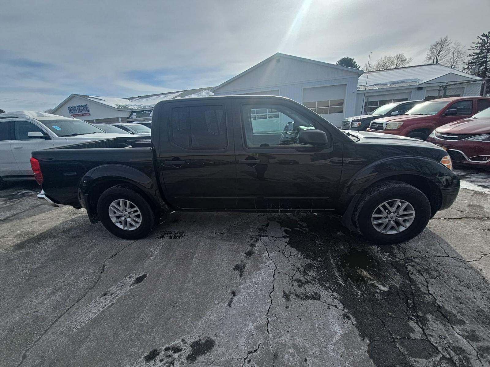 NISSAN FRONTIER - 4