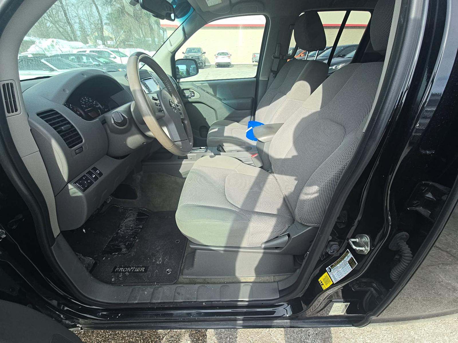NISSAN FRONTIER - 6