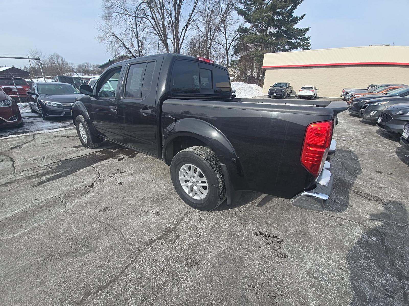 NISSAN FRONTIER - 2