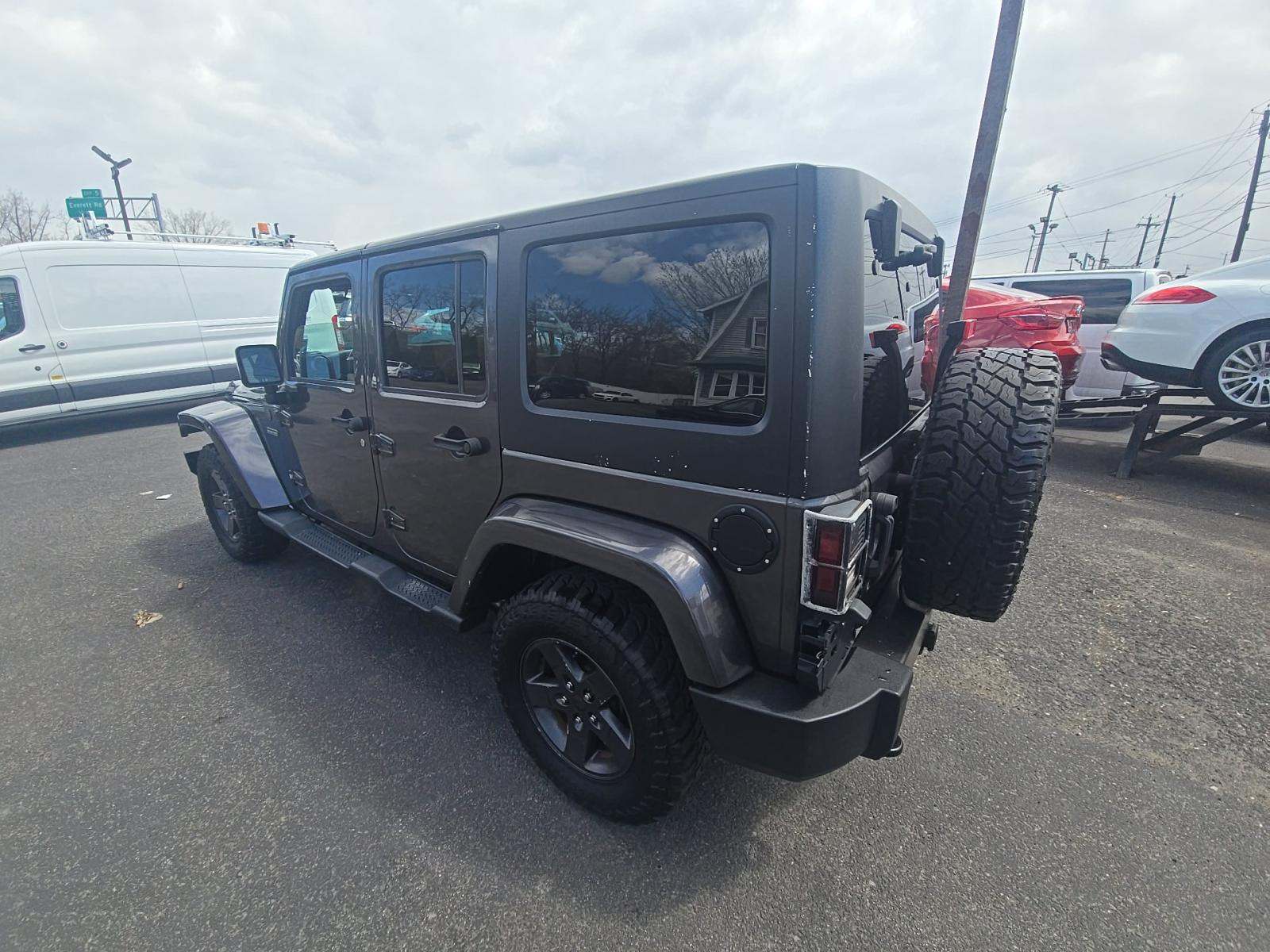 JEEP UNLIMITED SPORT FREEDOM EDITION - 2
