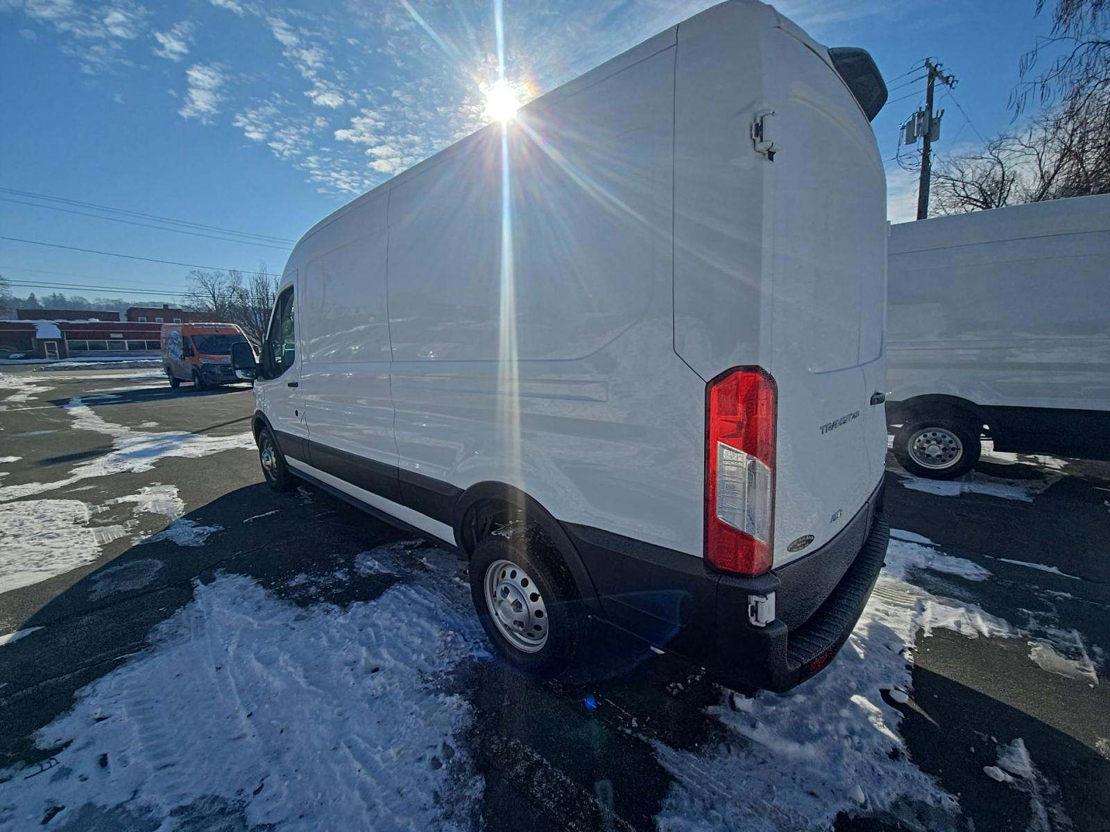 FORD TRANSIT 250 - 2