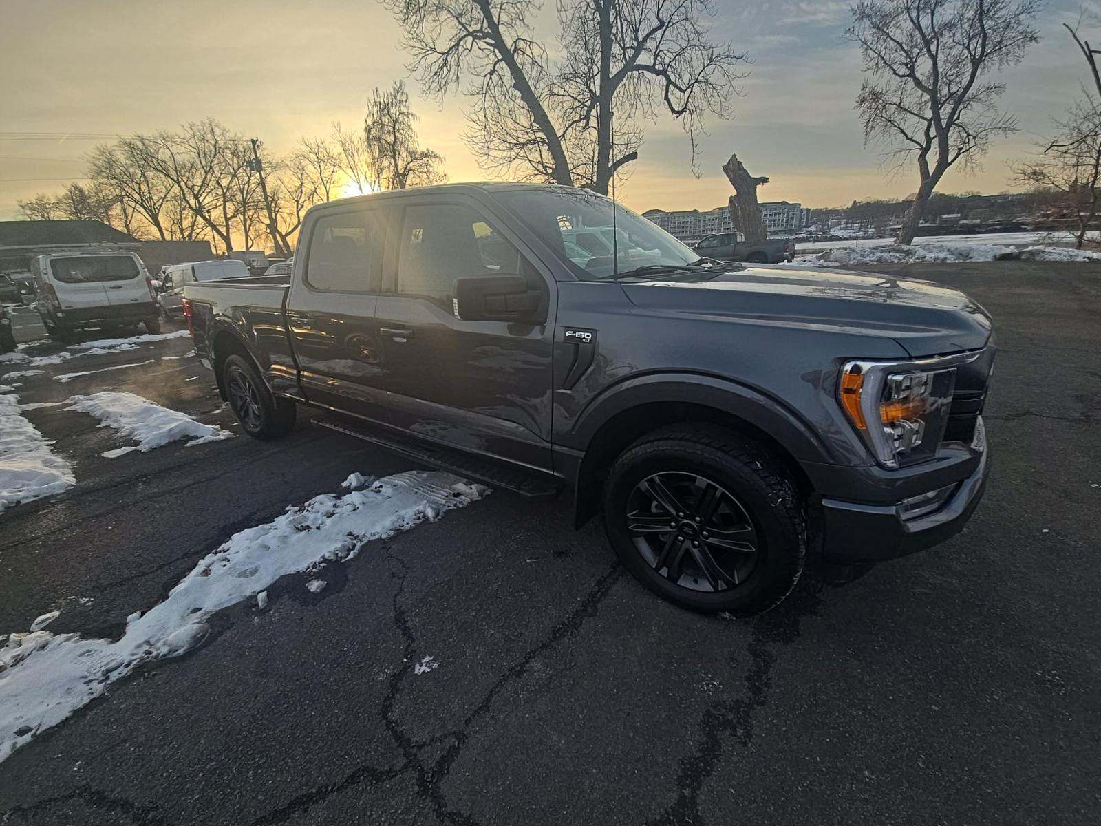 2023 Ford F-150 XLT AWD