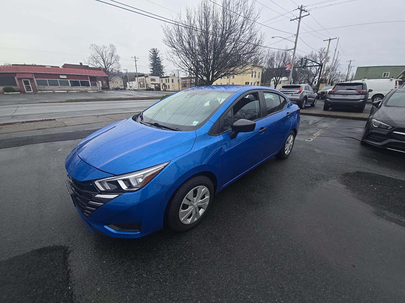 NISSAN VERSA - 1