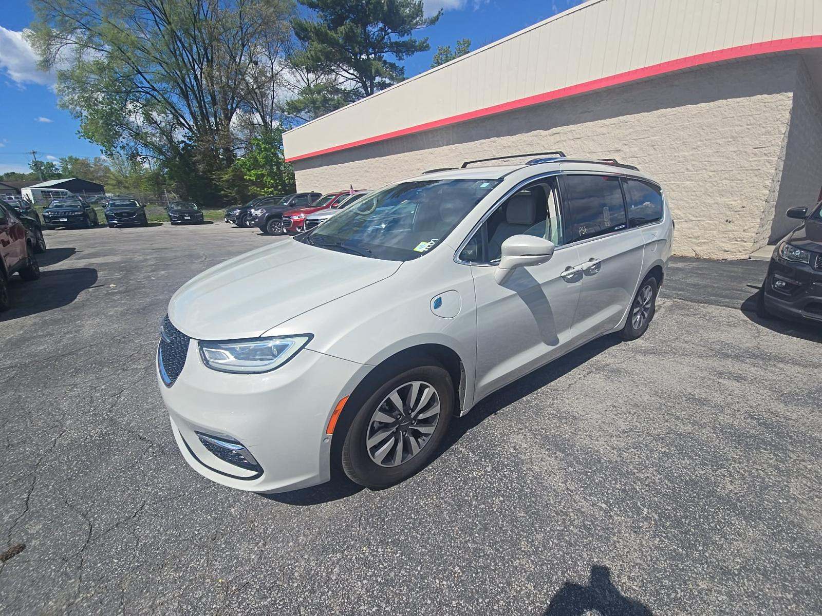 2021 Chrysler Pacifica Hybrid Touring L FWD