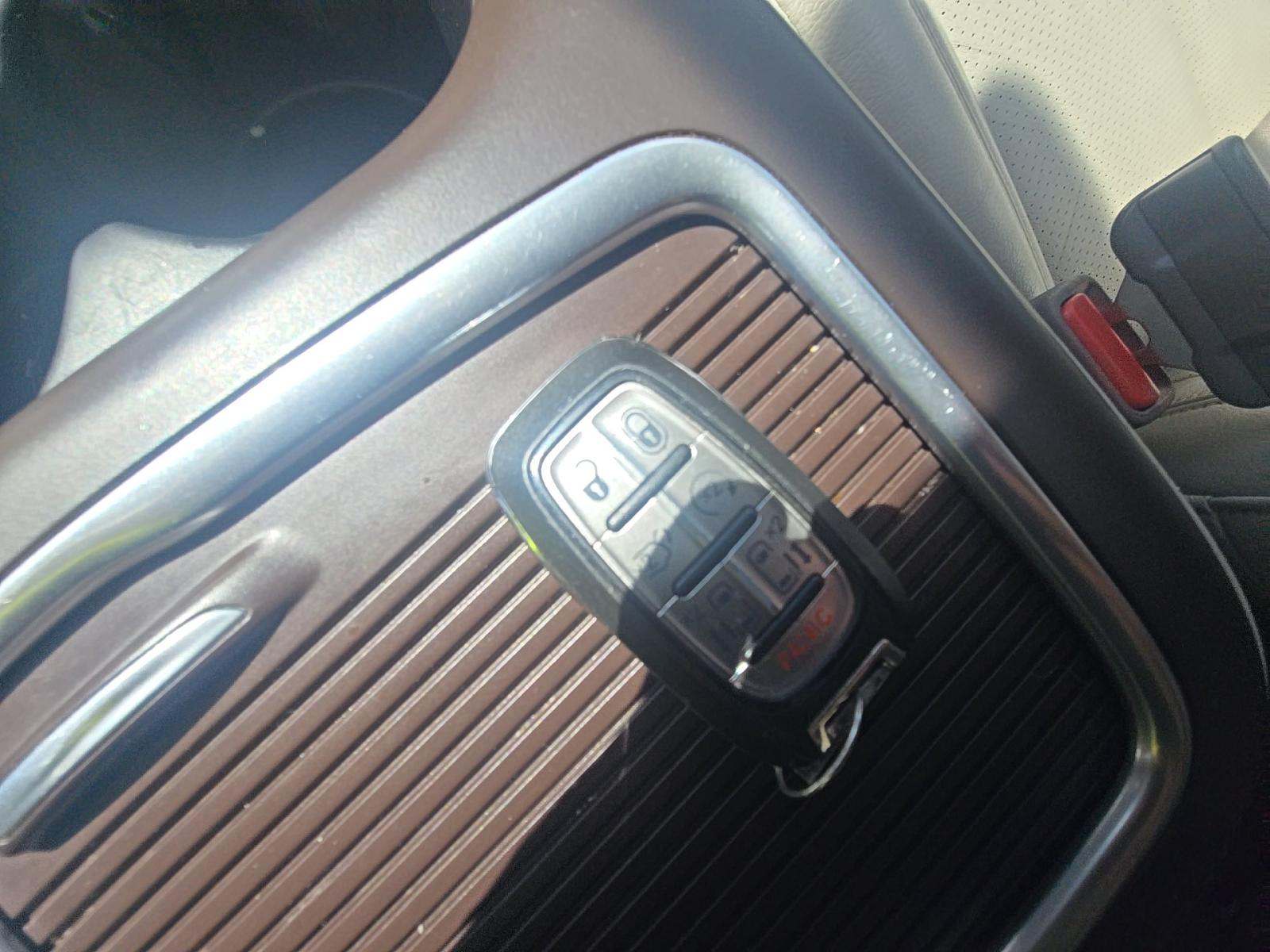 2021 Chrysler Pacifica Hybrid Touring L FWD