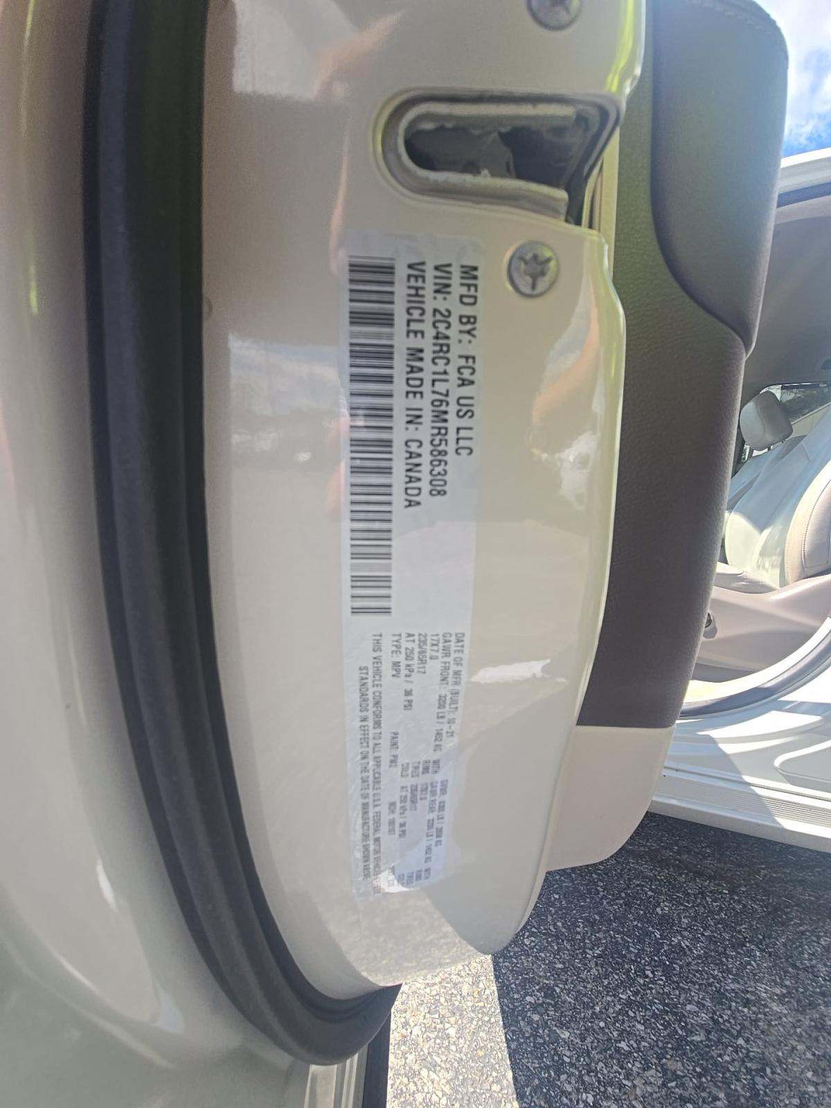 2021 Chrysler Pacifica Hybrid Touring L FWD