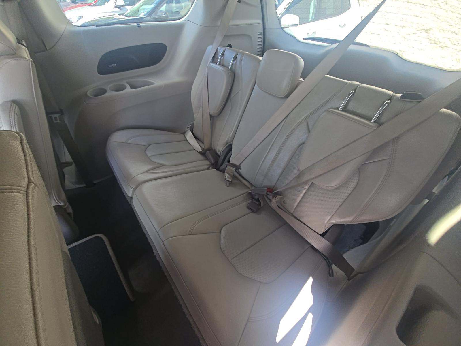 2021 Chrysler Pacifica Hybrid Touring L FWD