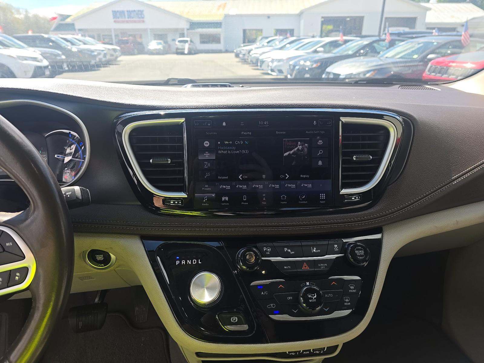2021 Chrysler Pacifica Hybrid Touring L FWD