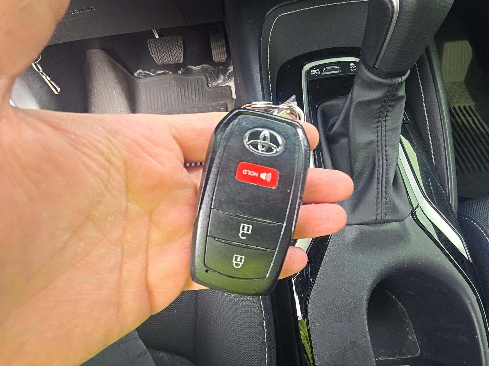 2025 Toyota Corolla SE FWD