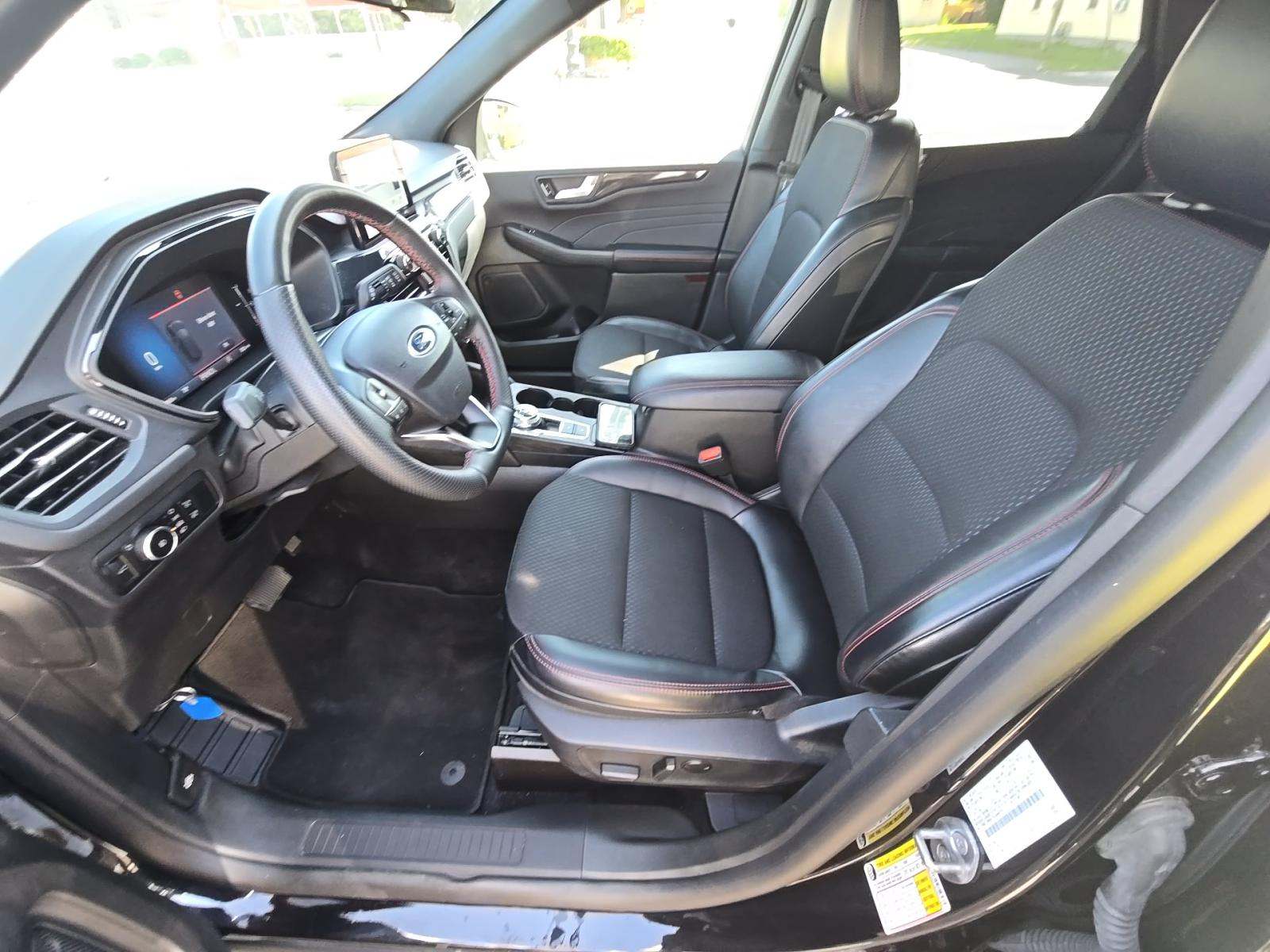 2025 Ford Escape ST-Line Select AWD