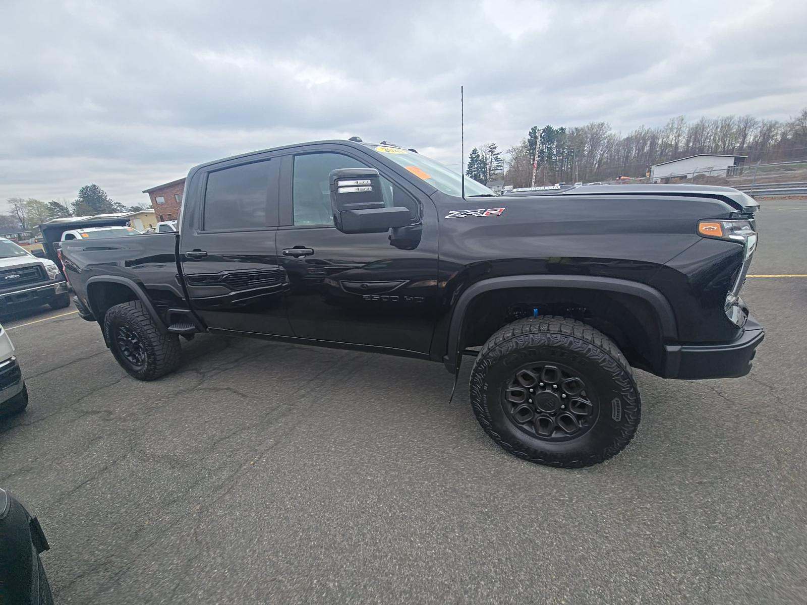 CHEVROLET SILVERADO - 4