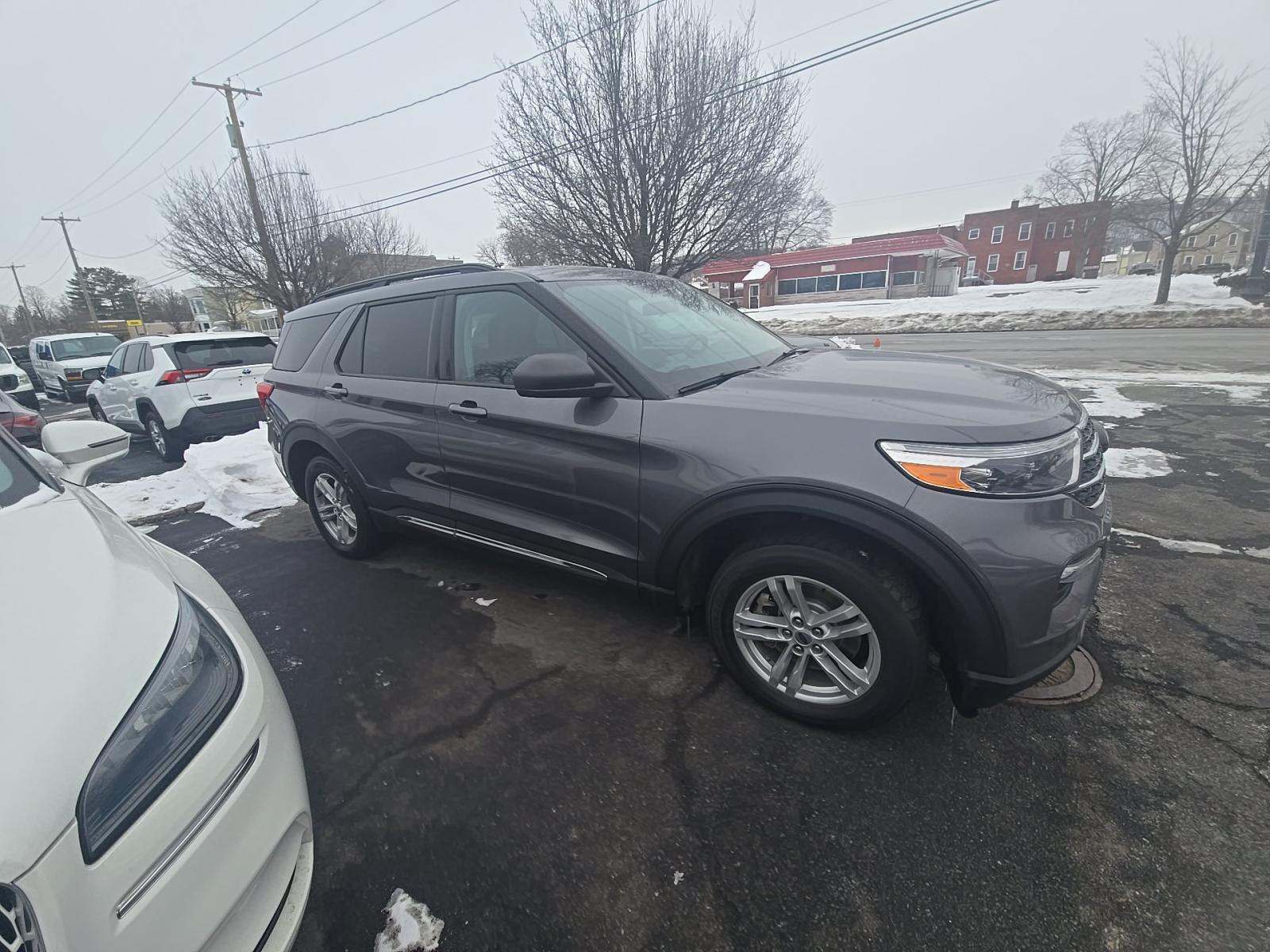 FORD EXPLORER - 4