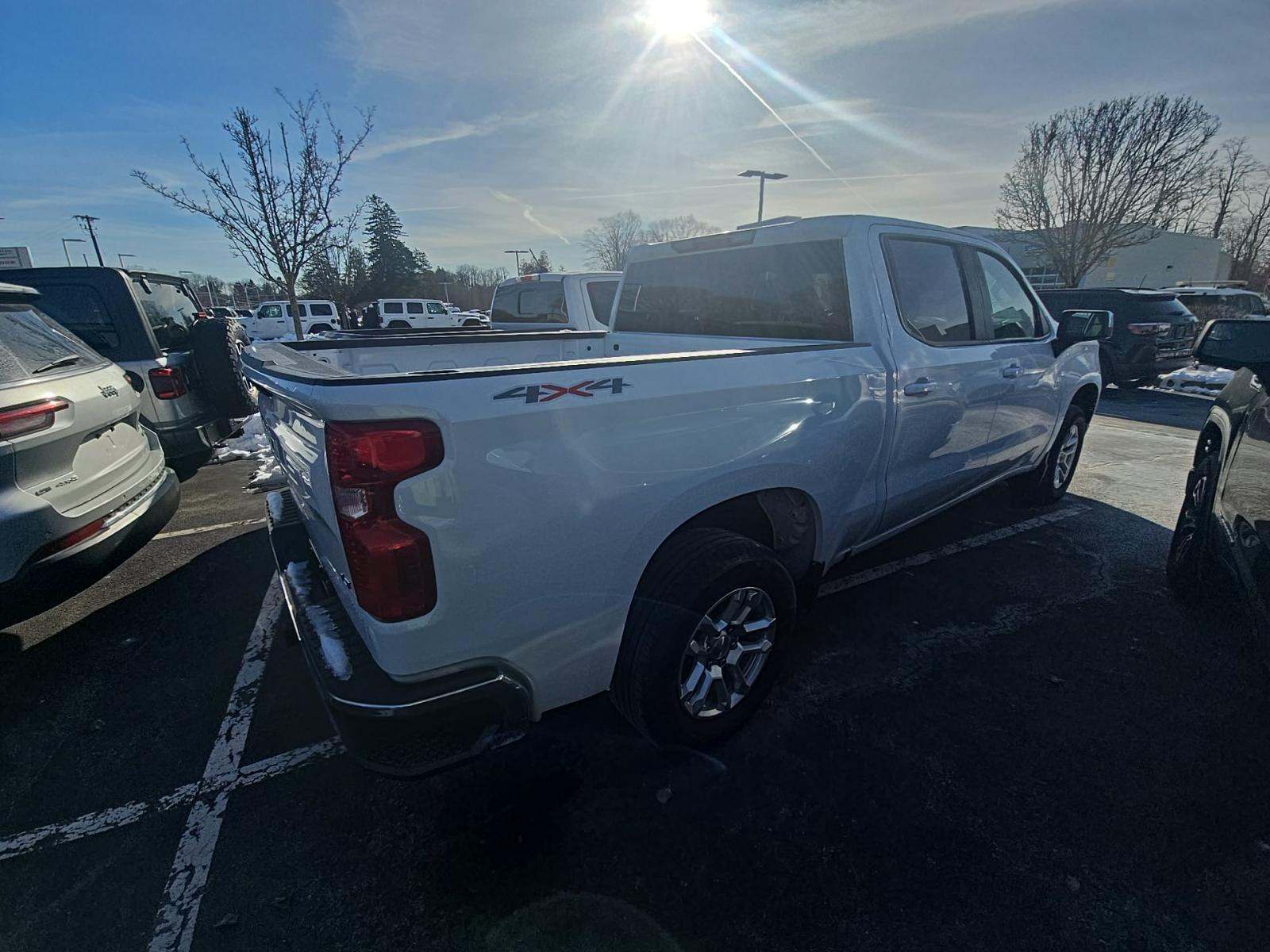 2022 Chevrolet Silverado 1500 LT AWD