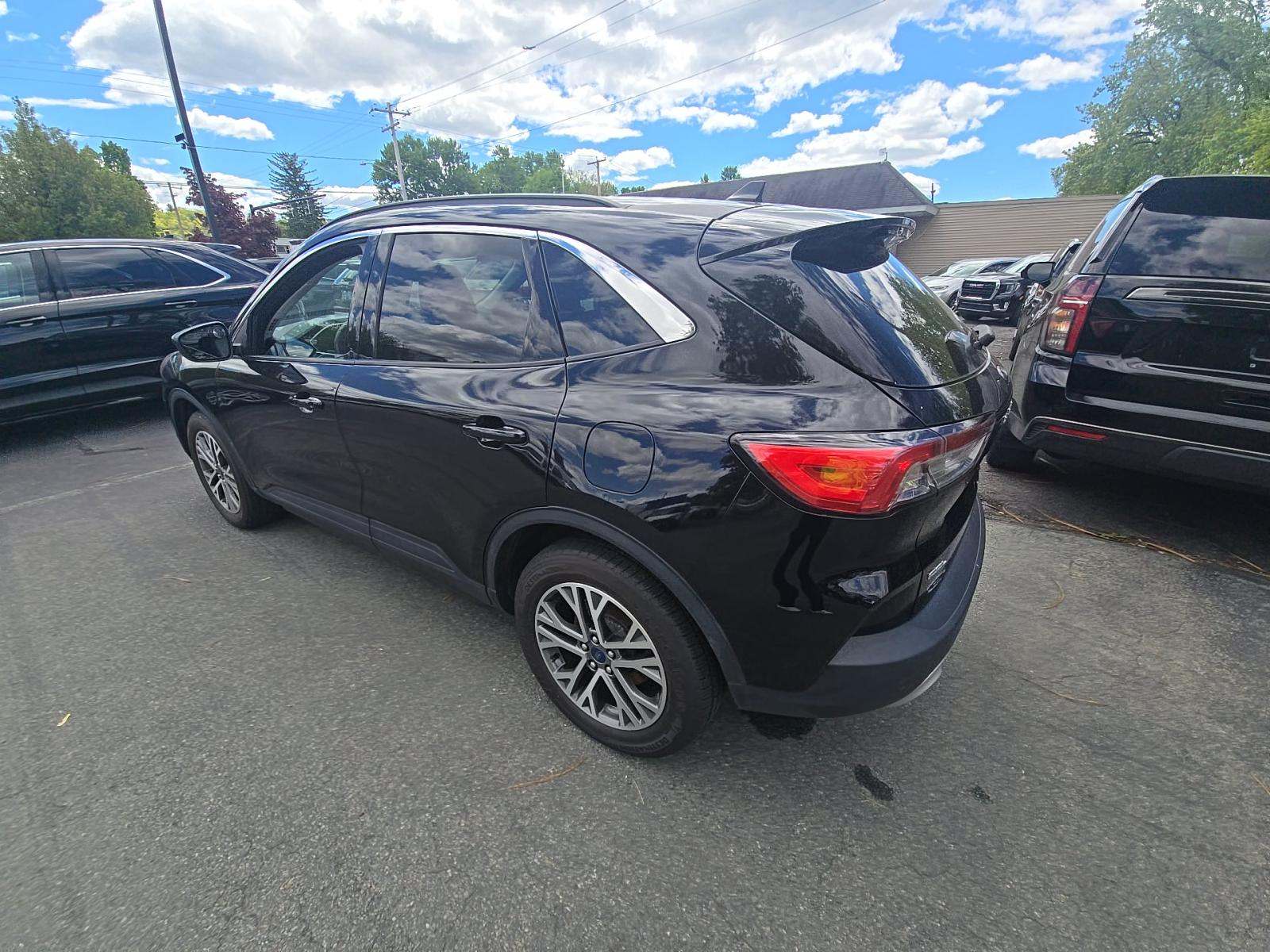 FORD ESCAPE - 2