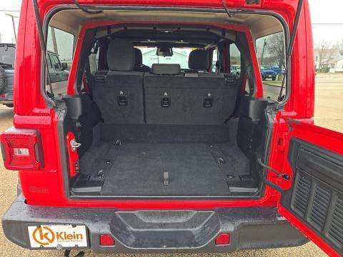 JEEP 4XE SAHARA - 10