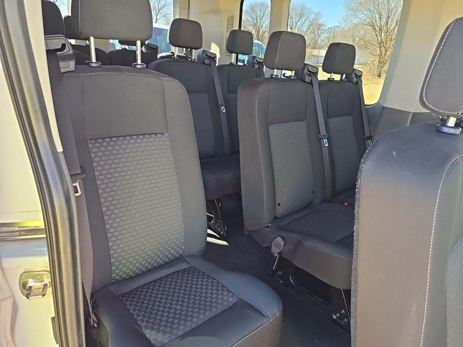 FORD TRANSIT 350 - 10