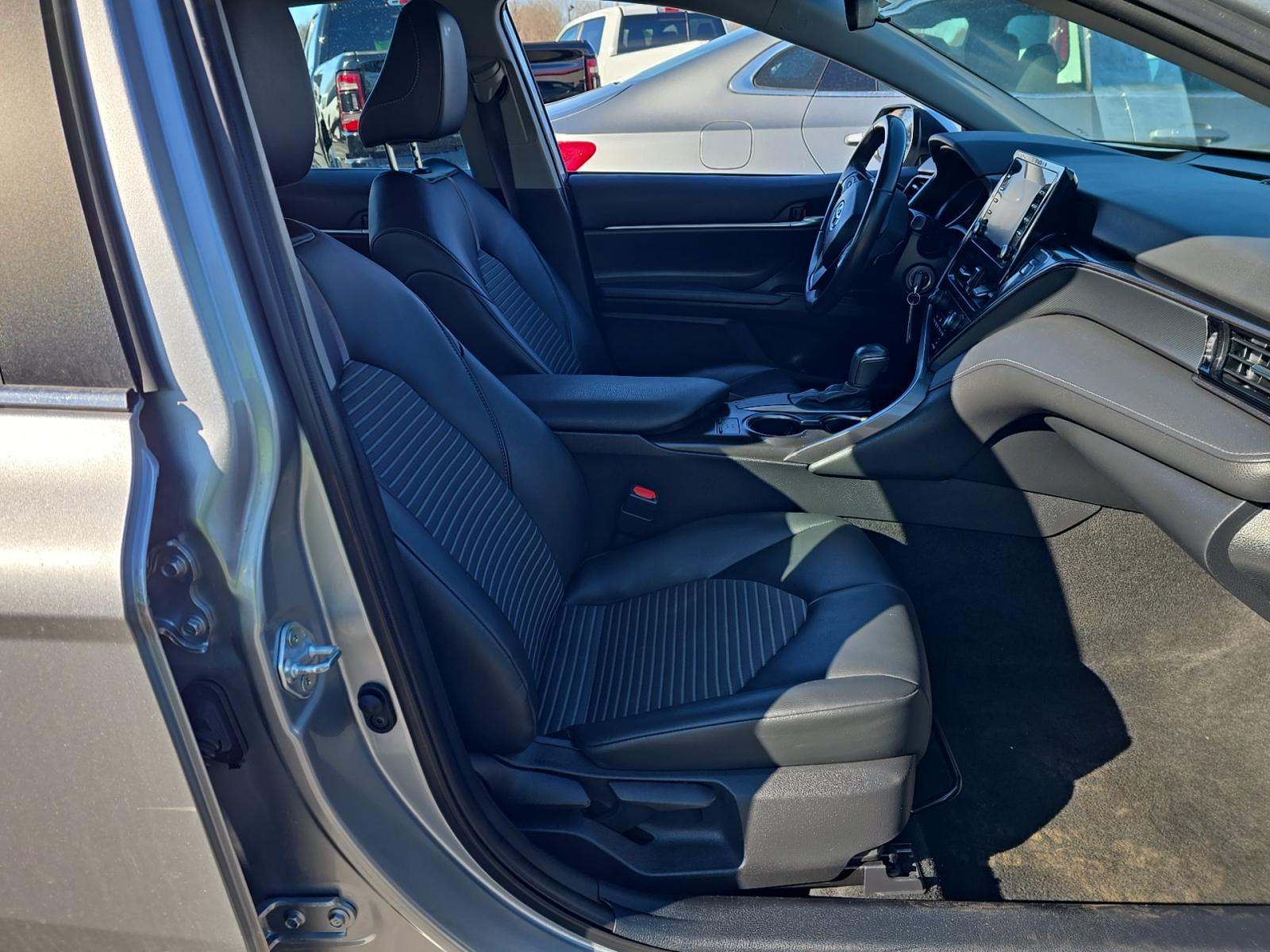 2021 Toyota Camry SE FWD