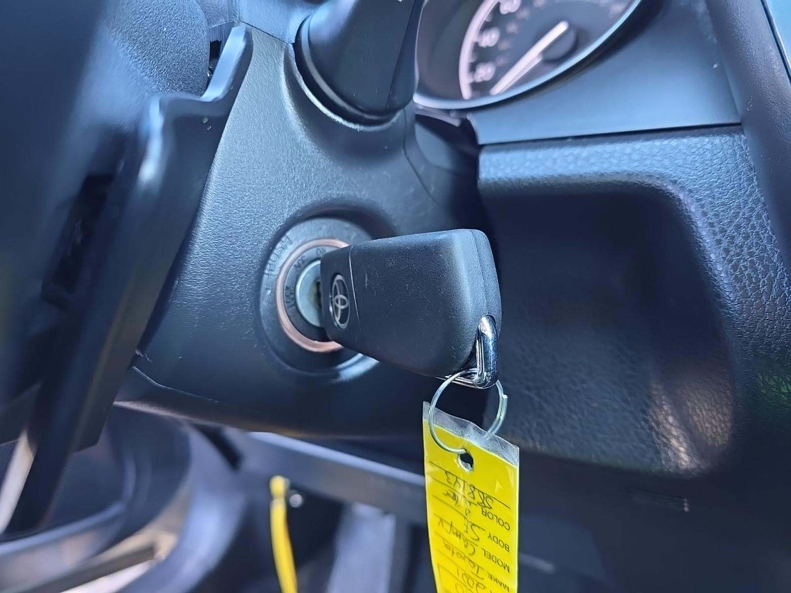 2021 Toyota Camry SE FWD