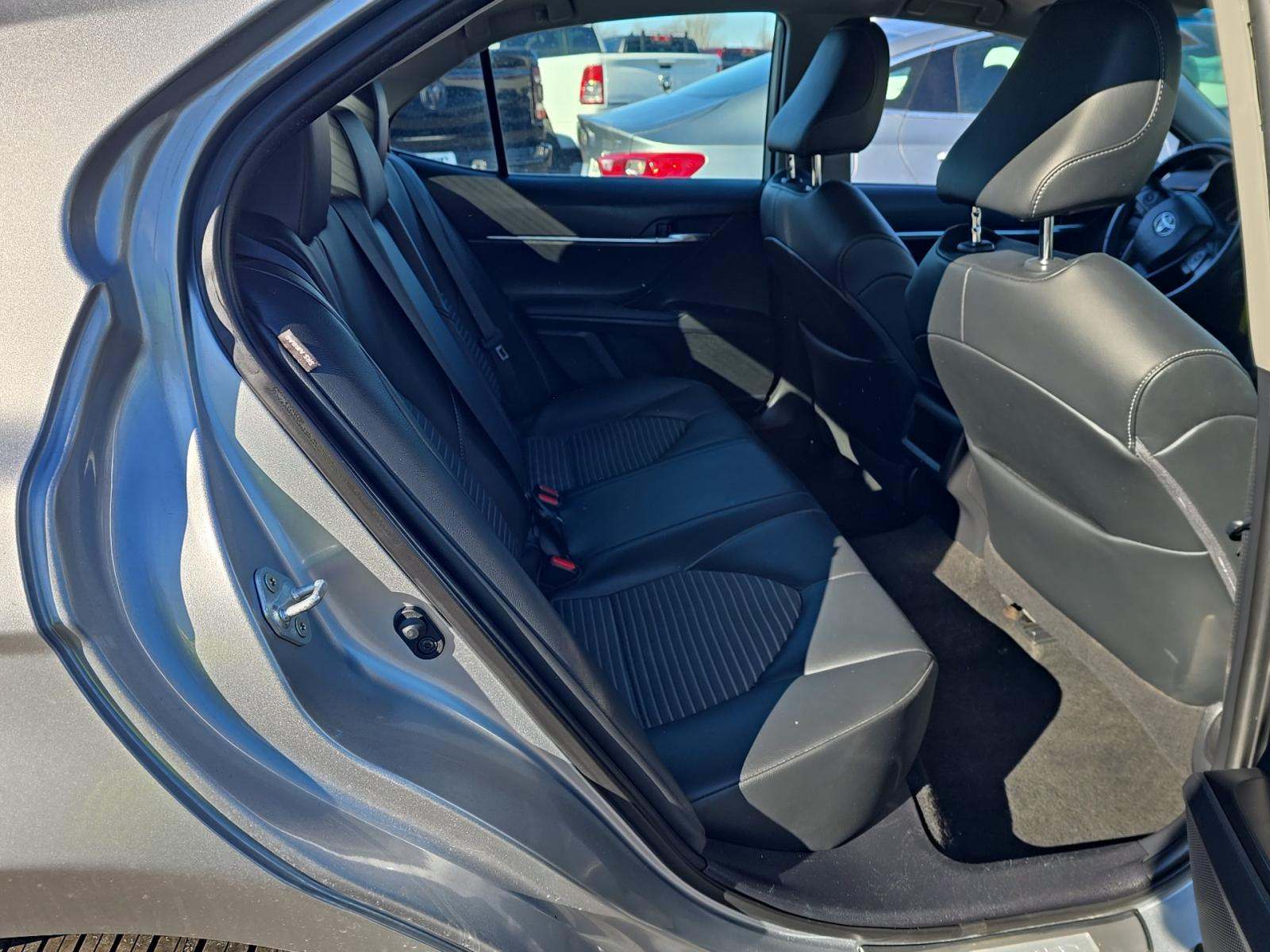 2021 Toyota Camry SE FWD