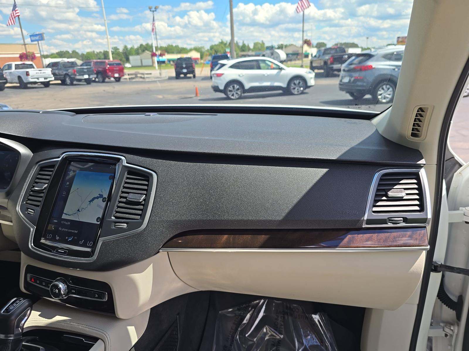 2019 Volvo XC90 T6 Momentum AWD