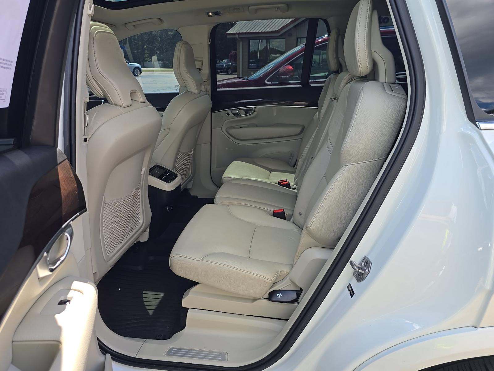 2019 Volvo XC90 T6 Momentum AWD