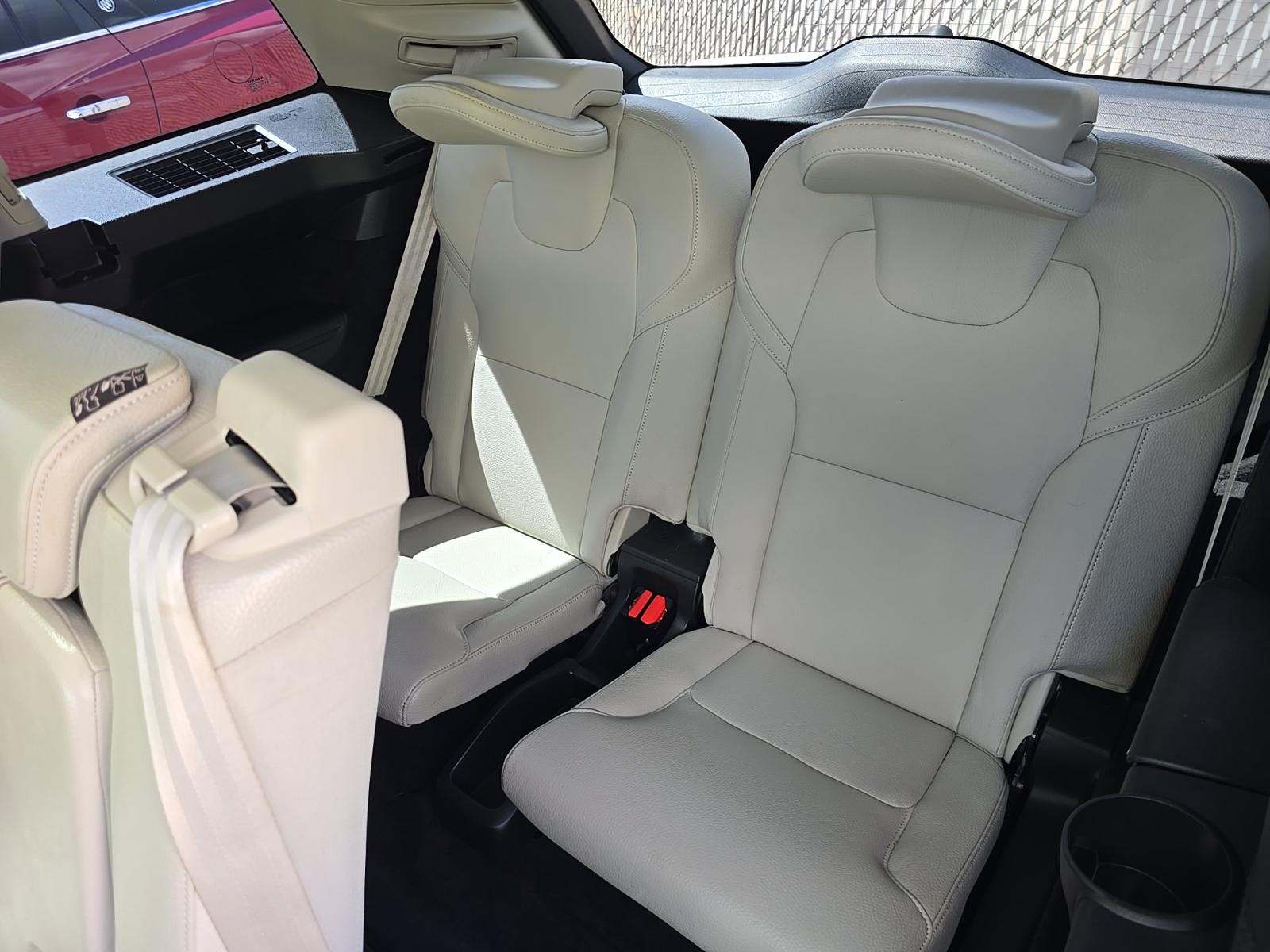 2019 Volvo XC90 T6 Momentum AWD