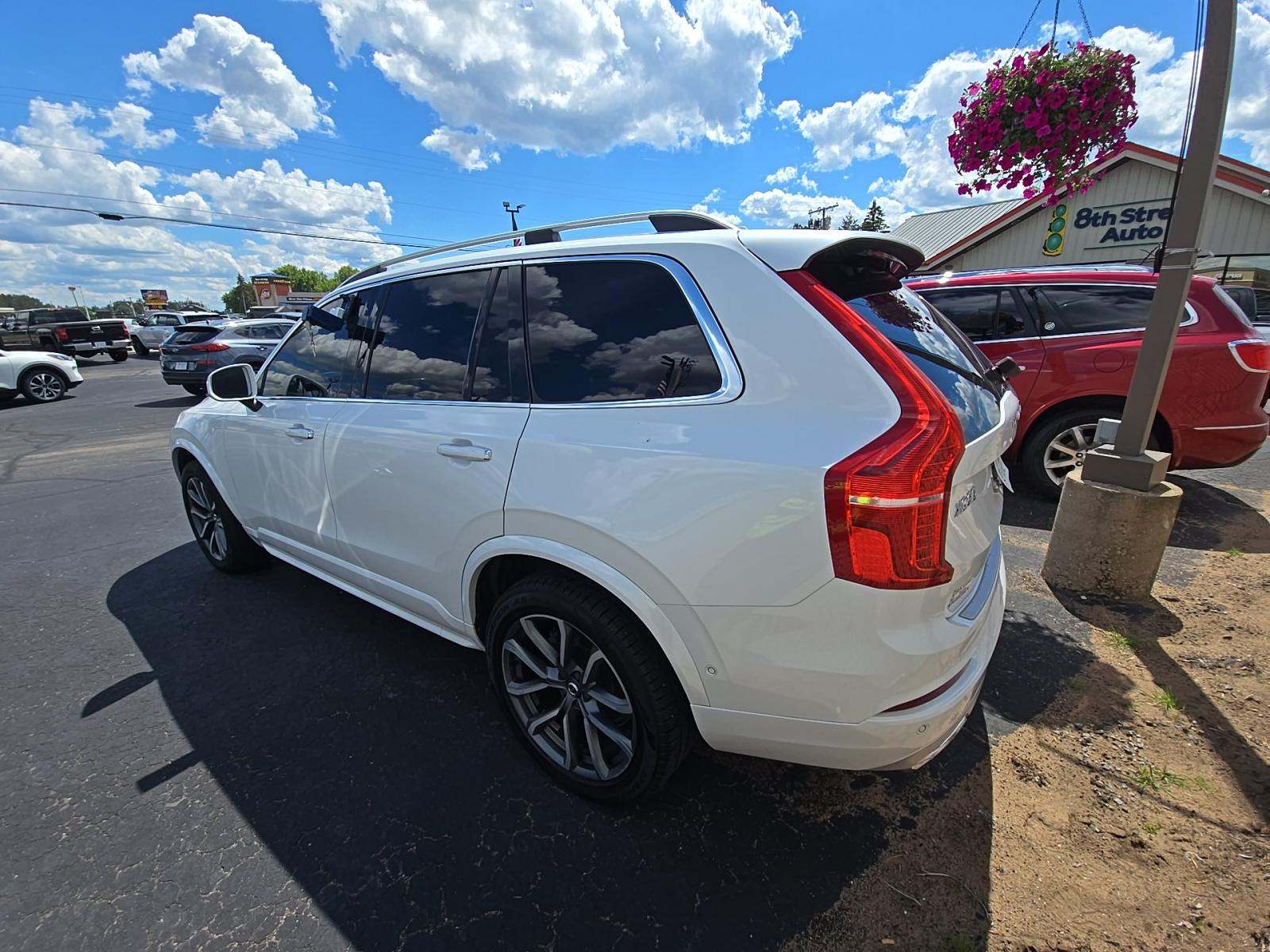 2019 Volvo XC90 T6 Momentum AWD