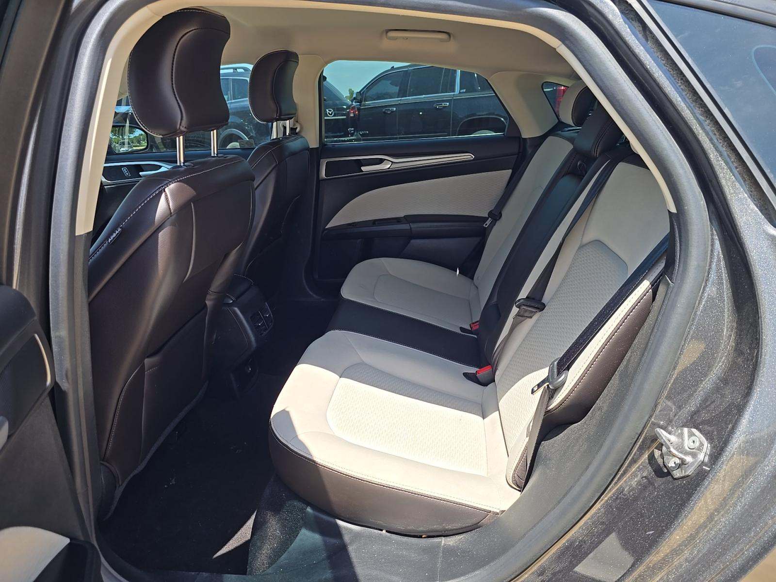 FORD FUSION - 9