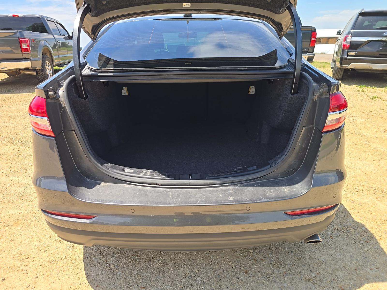 FORD FUSION - 10
