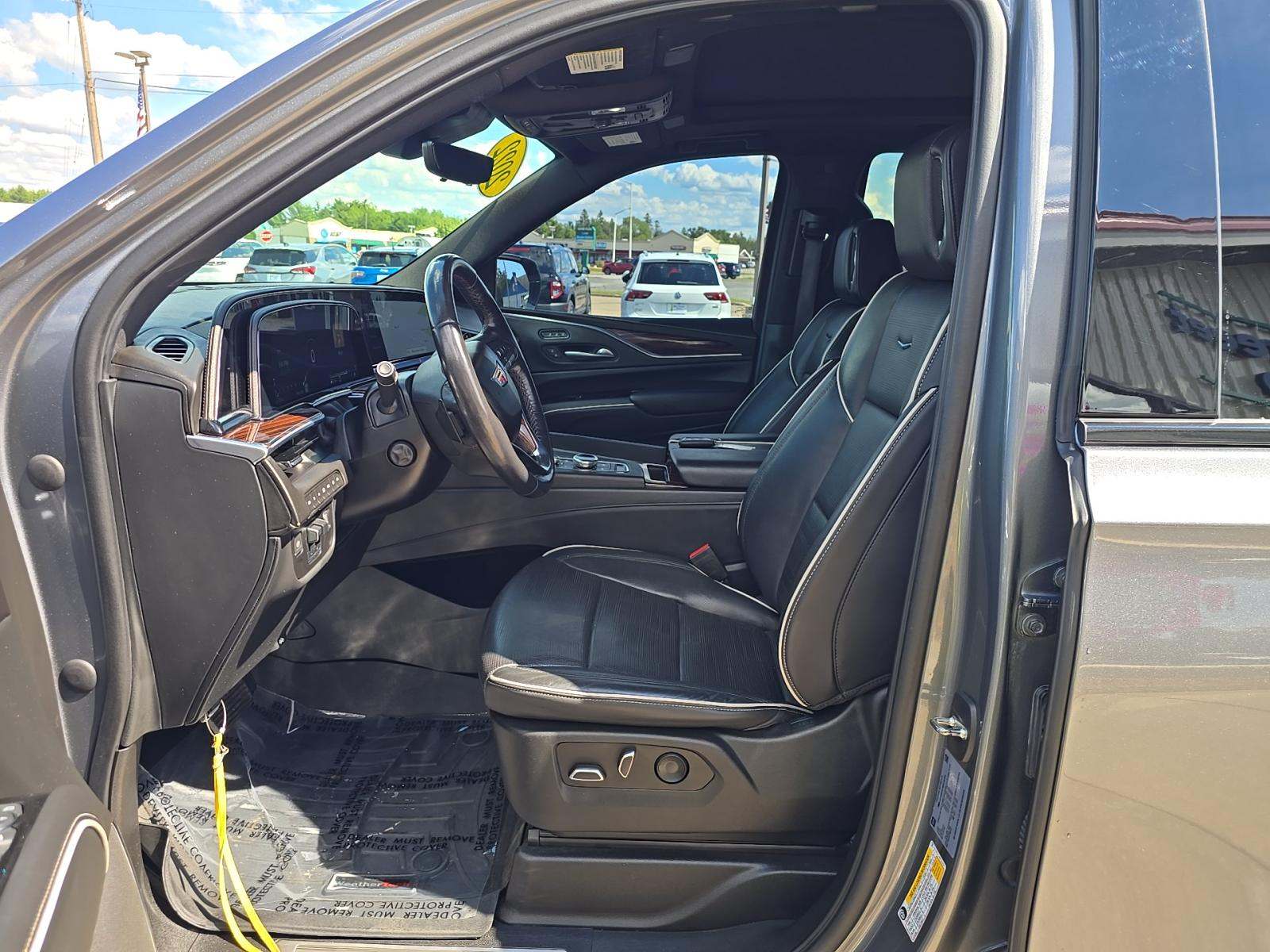 2022 Cadillac Escalade Premium Luxury AWD