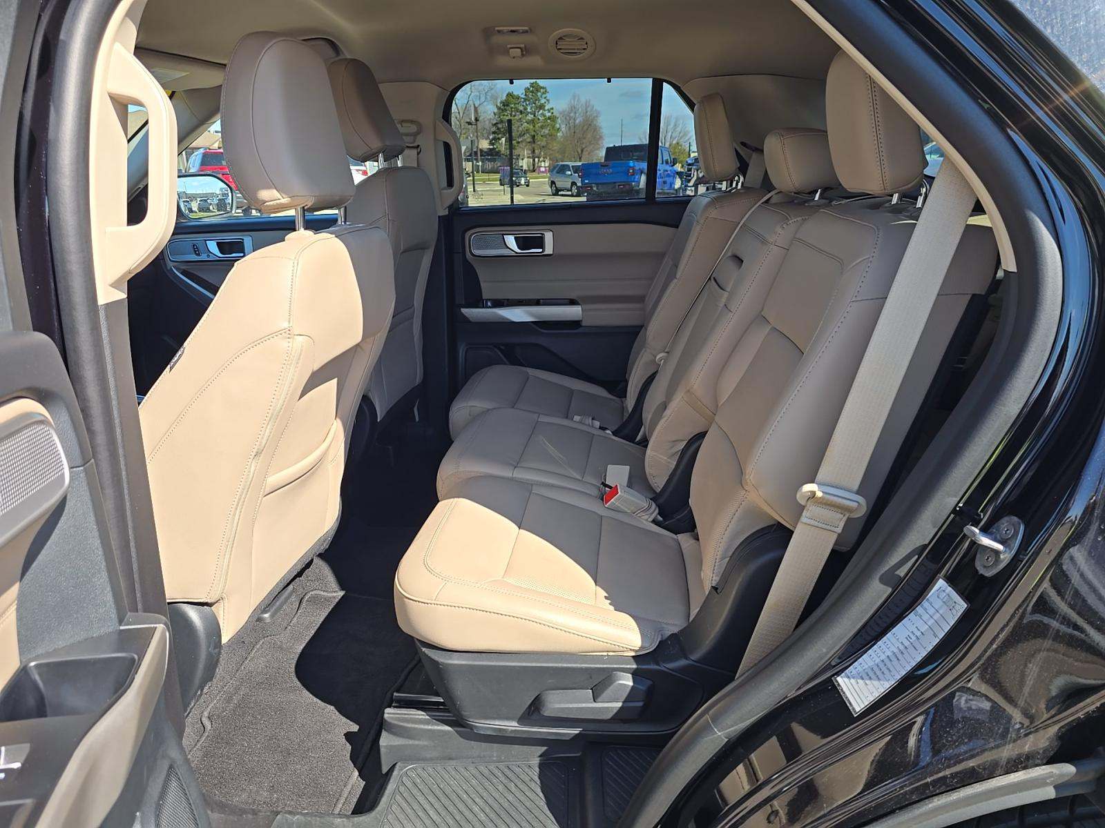 FORD EXPLORER - 9