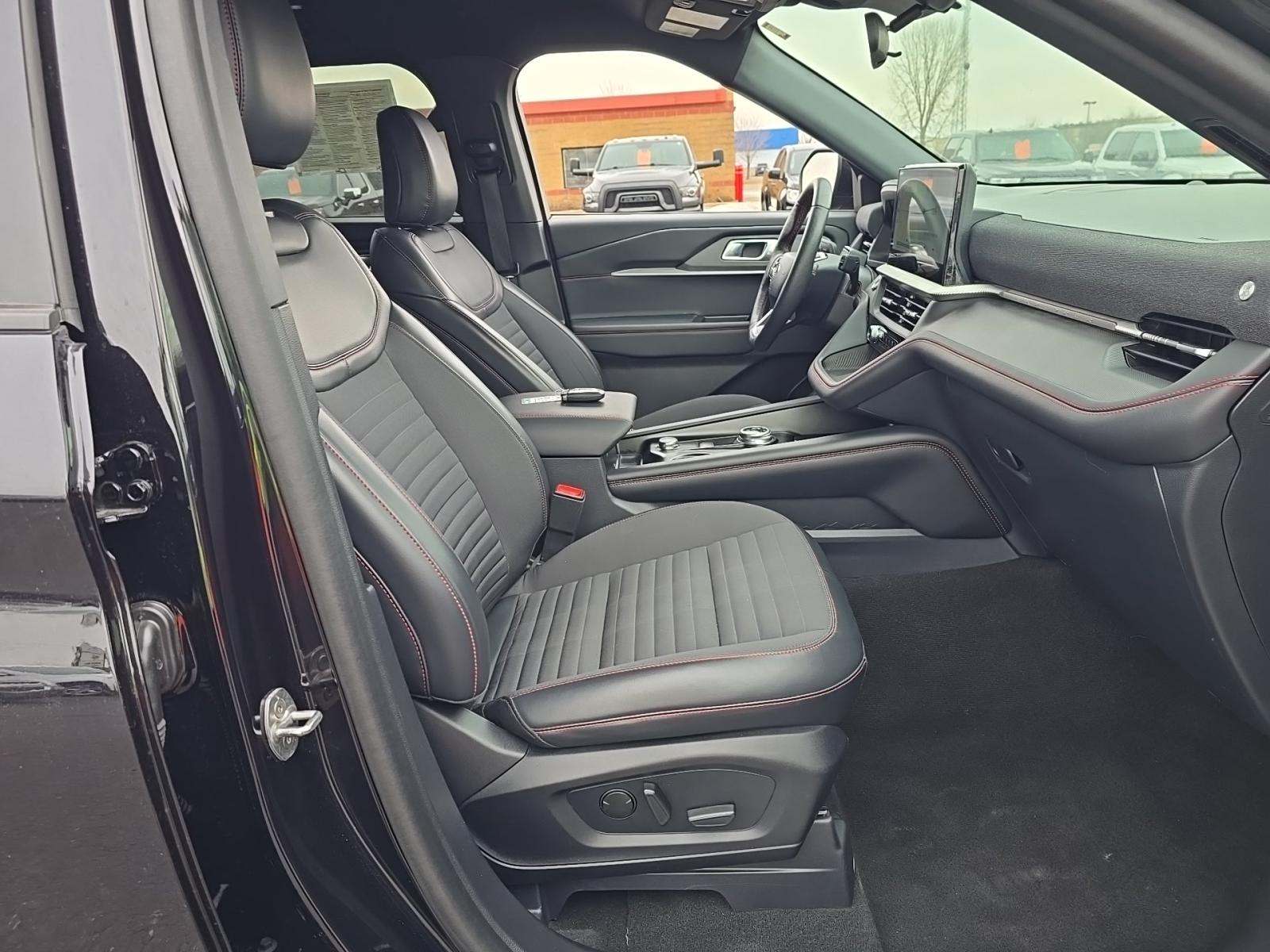 2025 Ford Explorer ST-Line AWD