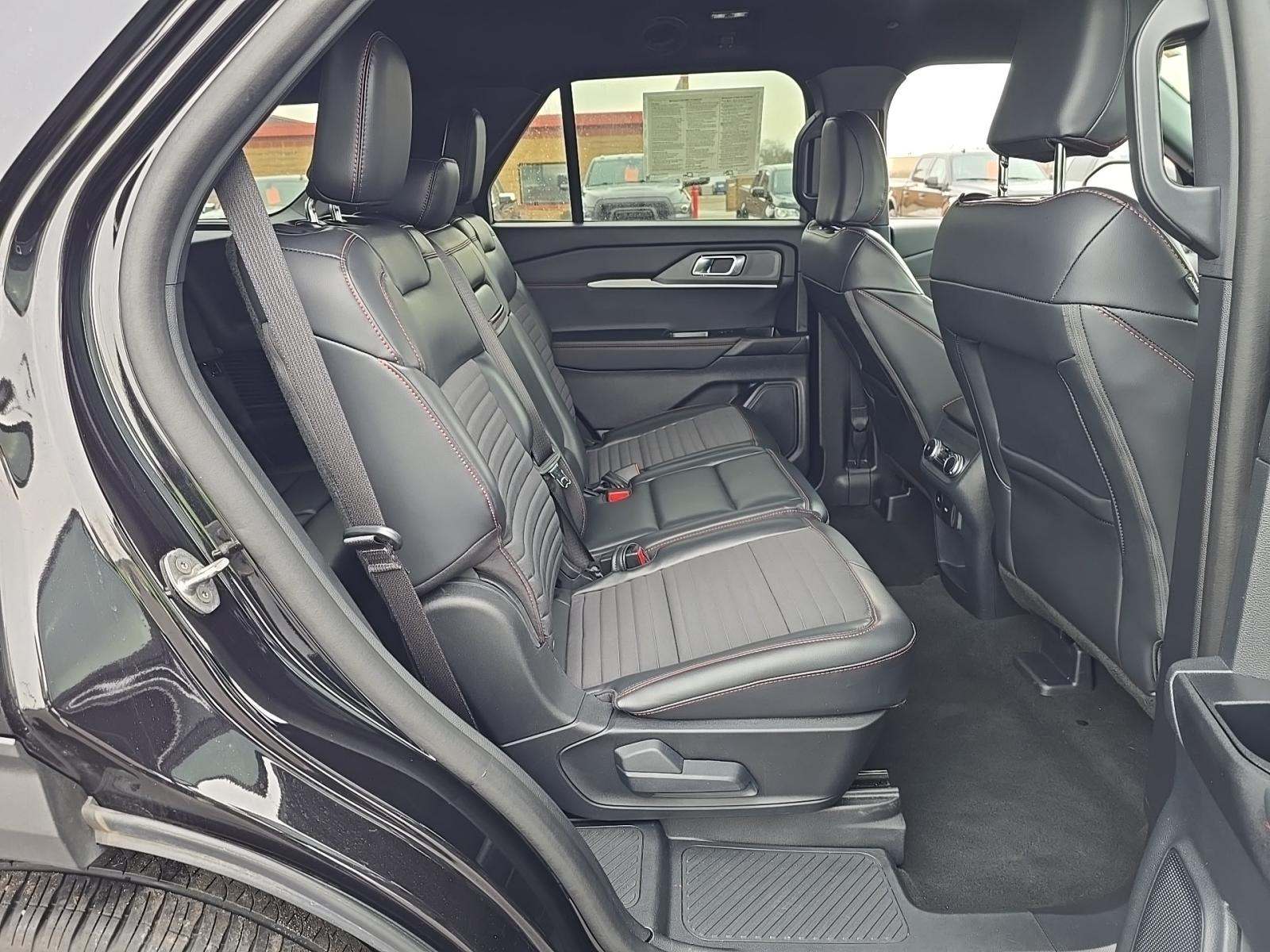 2025 Ford Explorer ST-Line AWD