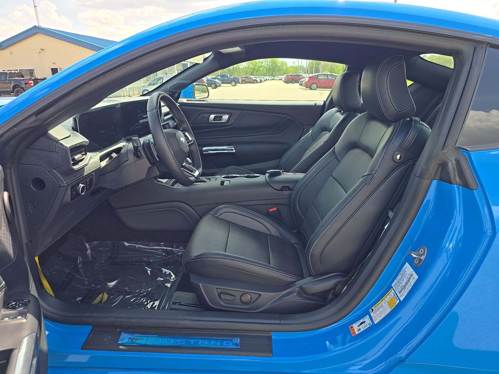 FORD MUSTANG - 2