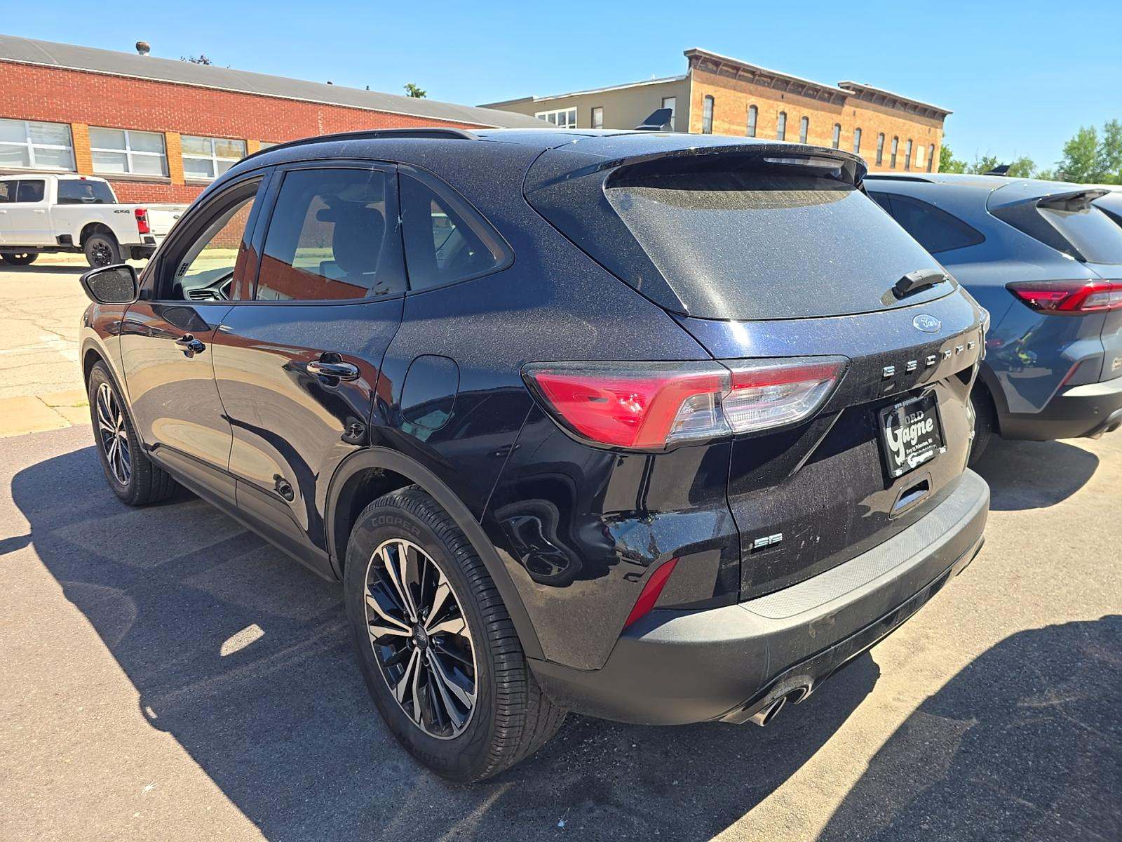 FORD ESCAPE - 2