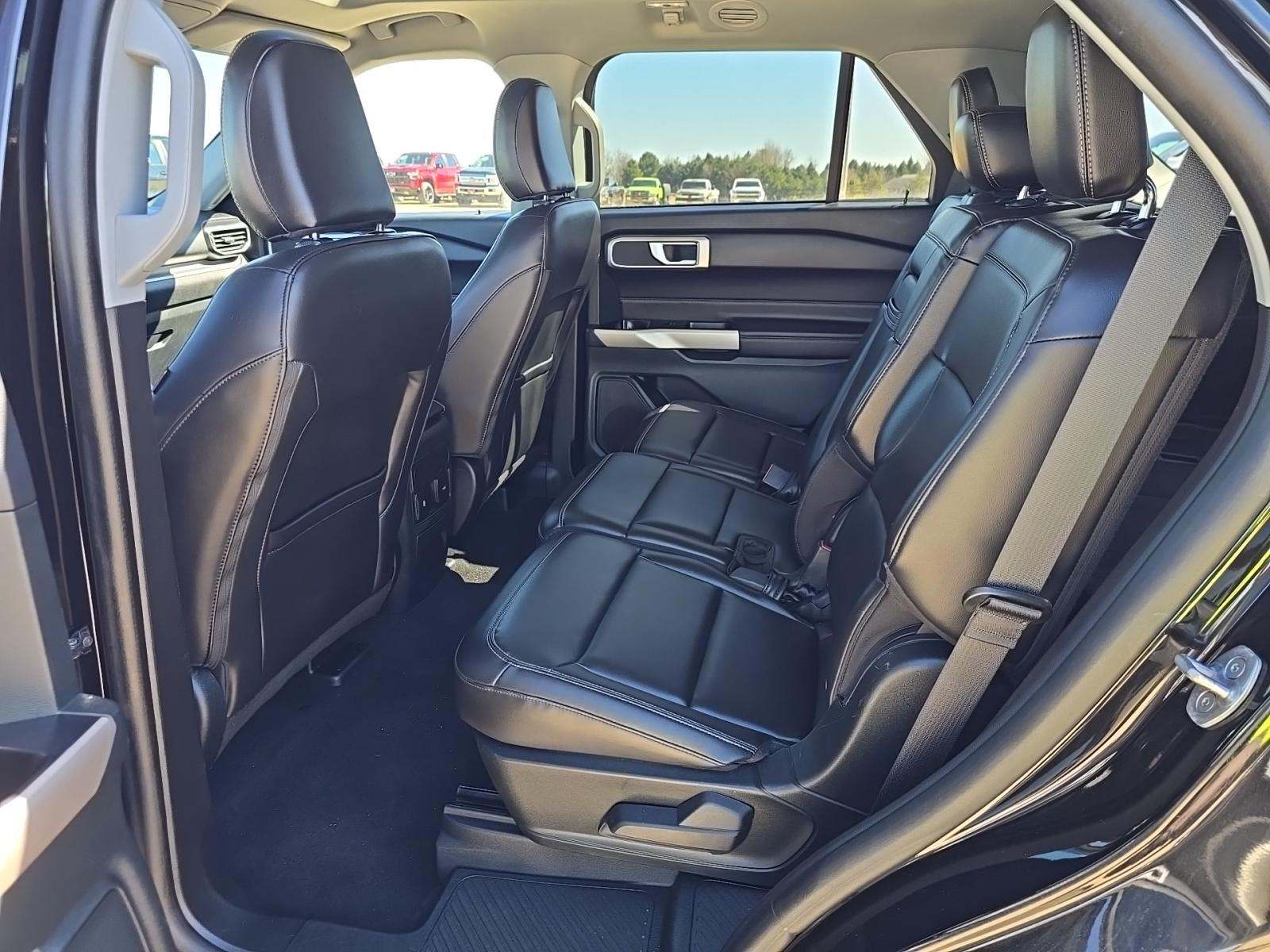 2023 Ford Explorer XLT AWD